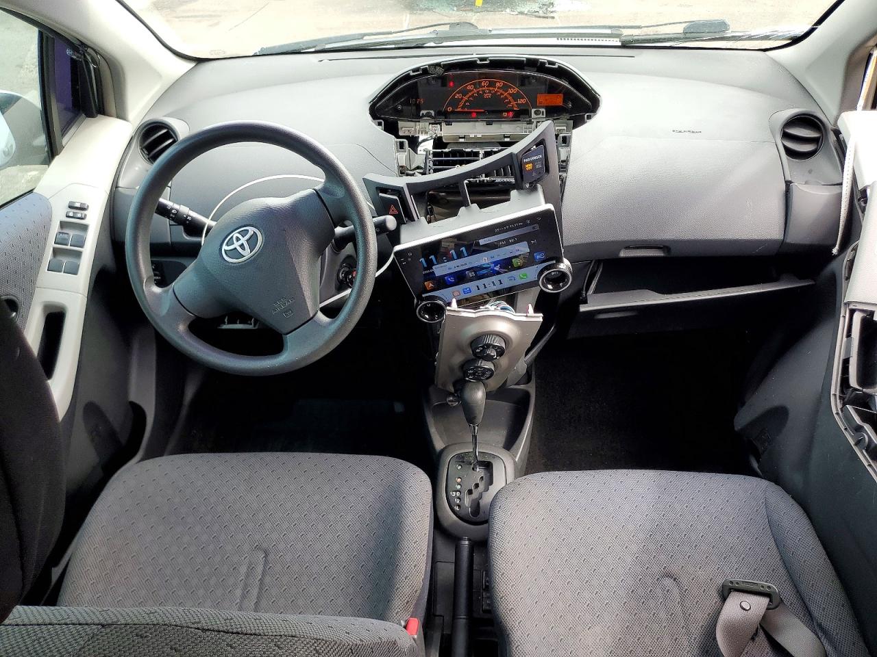 2010 Toyota Yaris Base Silver vin: JTDKT4K34A5320196