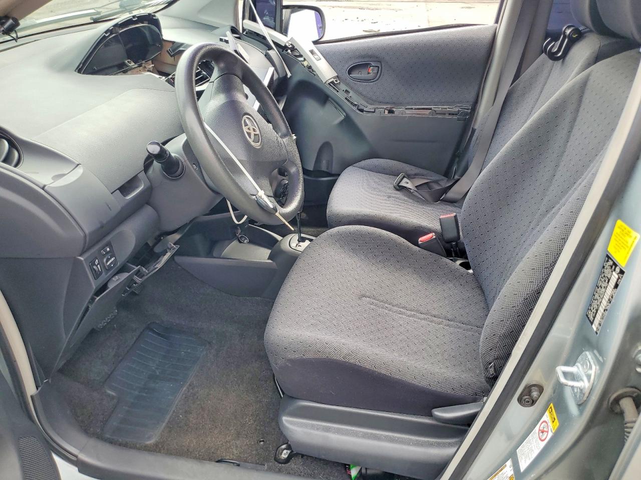 2010 Toyota Yaris Base Silver vin: JTDKT4K34A5320196