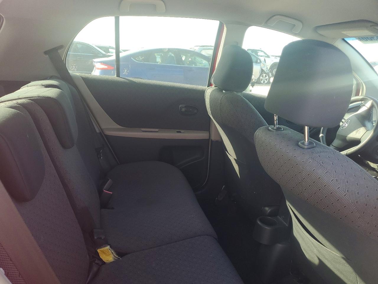 2011 Toyota Yaris Base Red vin: JTDKT4K34B5341129