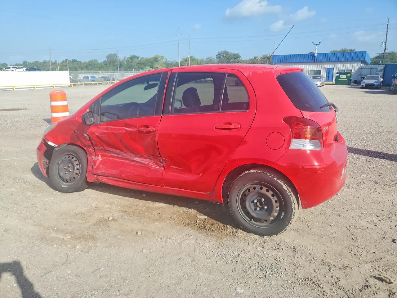 2011 Toyota Yaris Base Red vin: JTDKT4K34B5341129