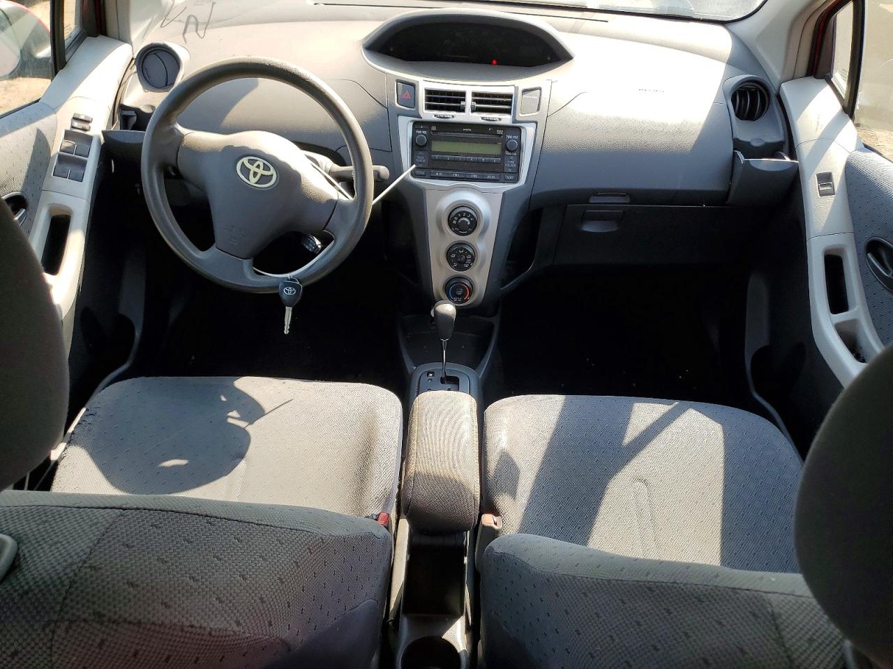 2011 Toyota Yaris Base Красный vin: JTDKT4K35B5337798
