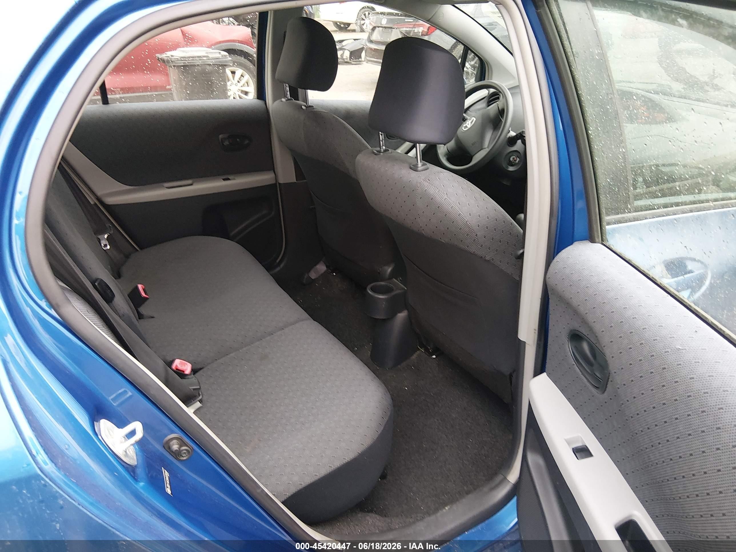 2010 Toyota Yaris   Blue vin: JTDKT4K36A5291641