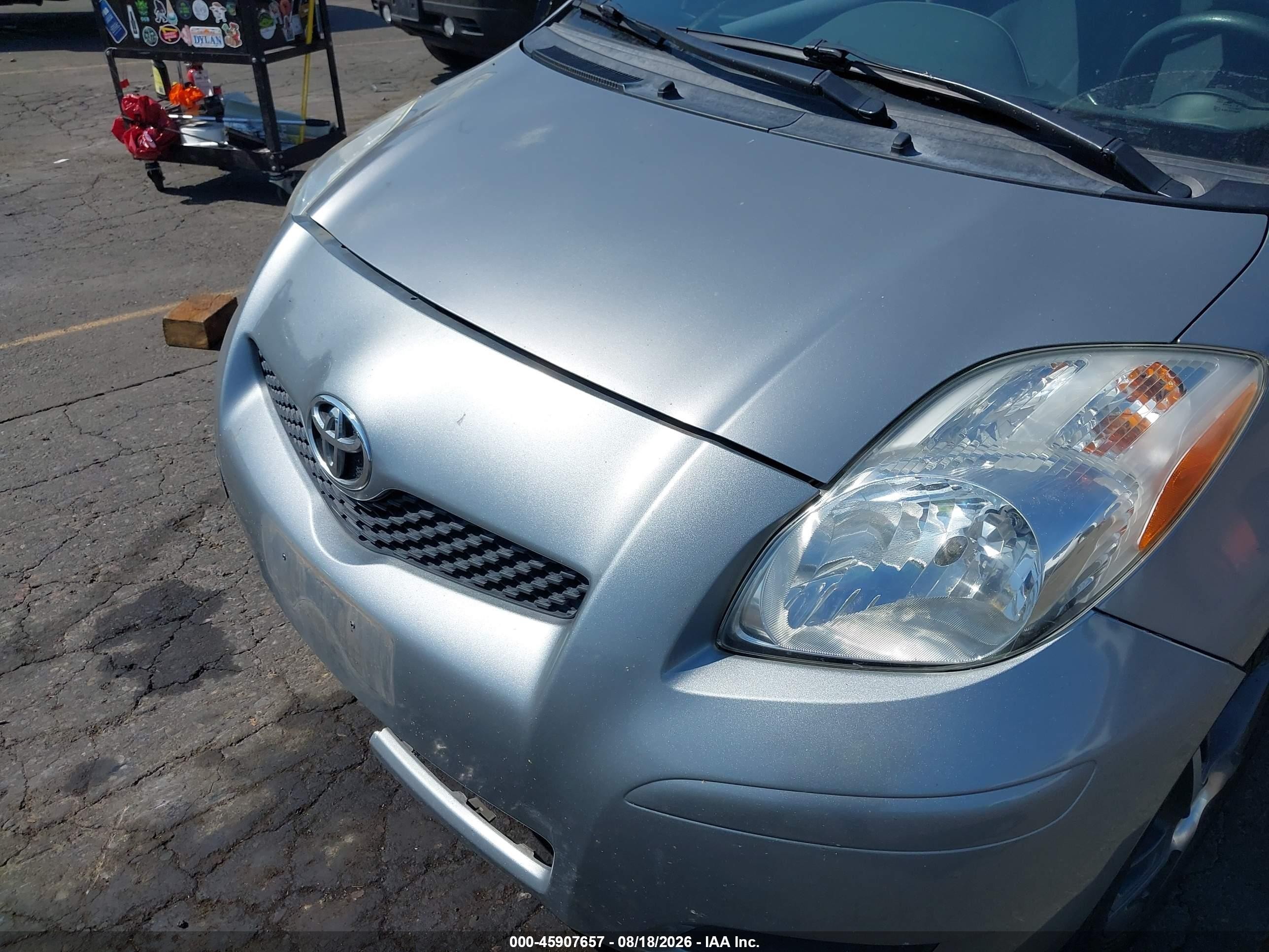 2011 Toyota Yaris   Серебряный vin: JTDKT4K36B5329032