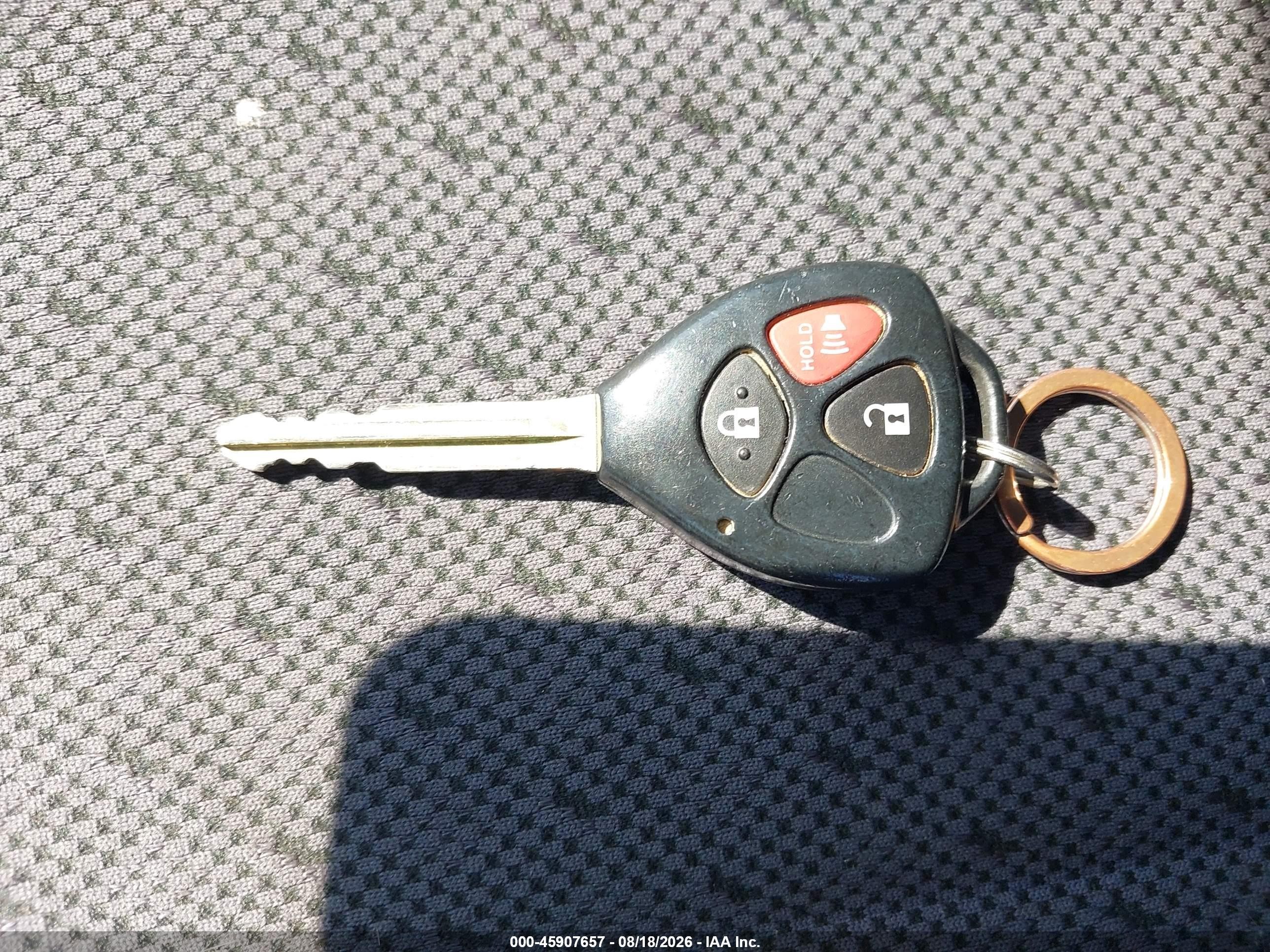 2011 Toyota Yaris   Серебряный vin: JTDKT4K36B5329032