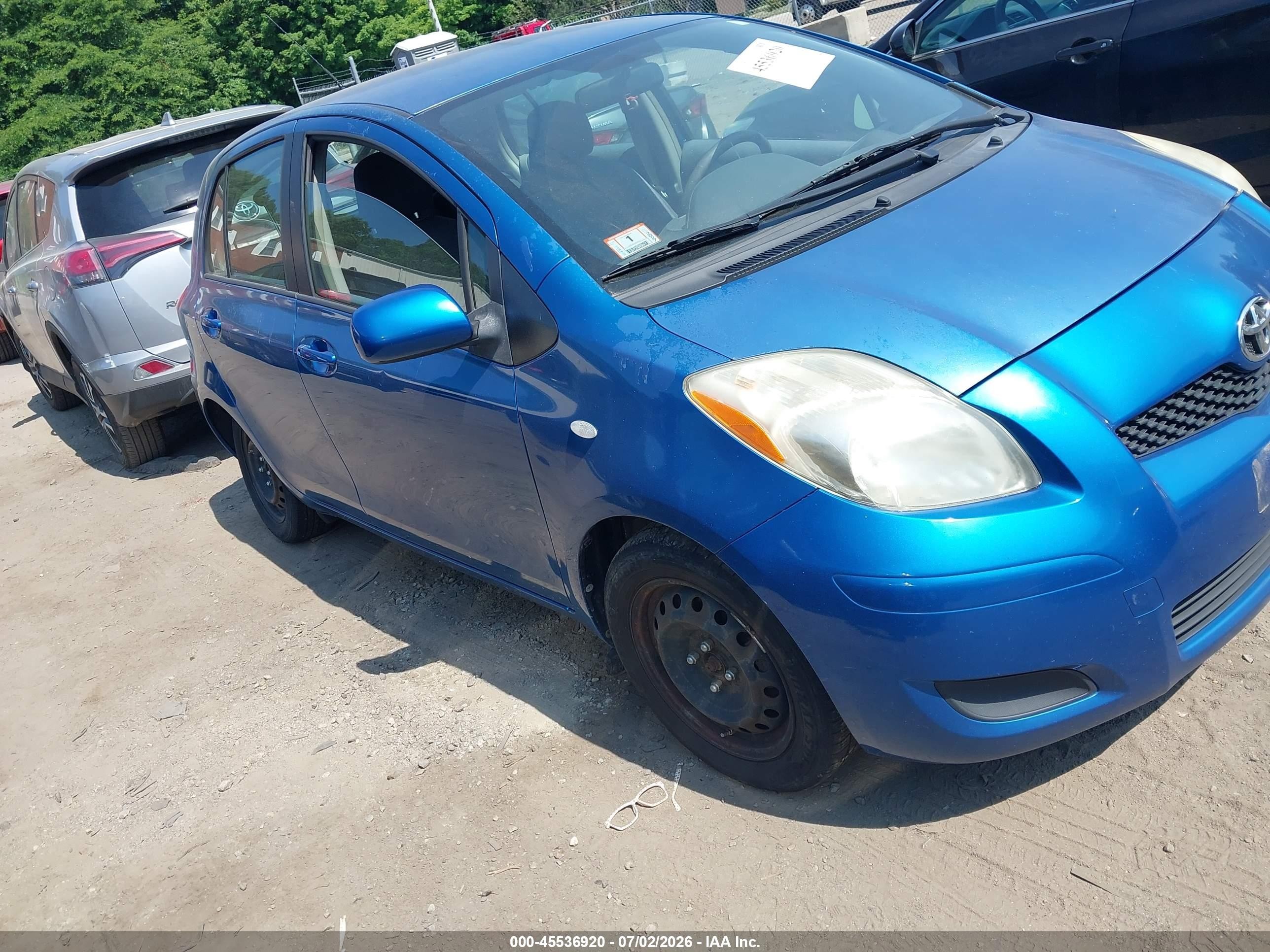 2010 Toyota Yaris   Синий vin: JTDKT4K37A5296833