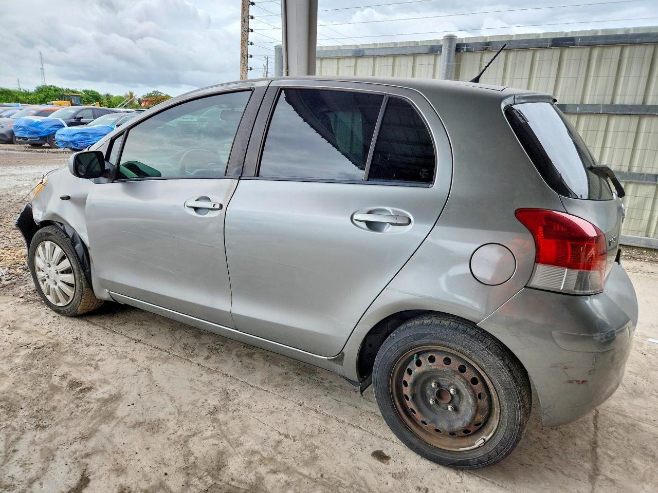 2010 Toyota Yaris Base Silver vin: JTDKT4K38A5283489