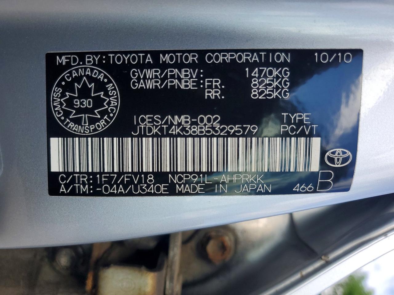 2011 Toyota Yaris Base Серебряный vin: JTDKT4K38B5329579