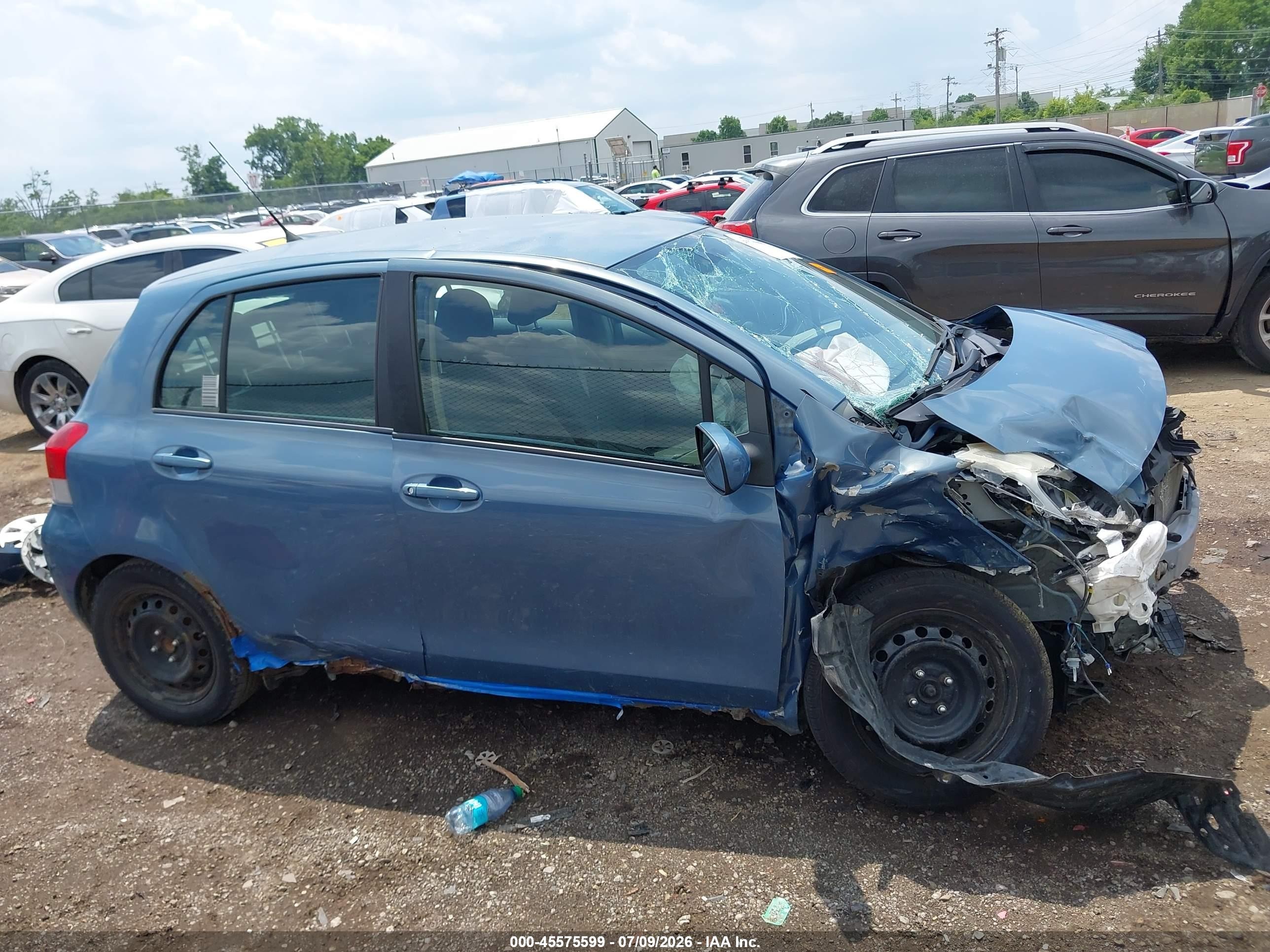 2011 Toyota Yaris Base (a4) Blue vin: JTDKT4K39B5336816