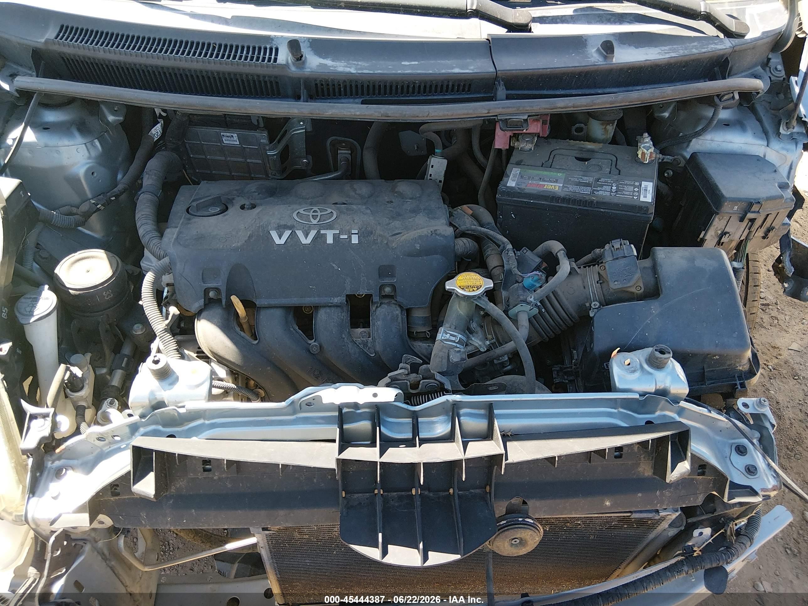 2009 Toyota Yaris   Серебряный vin: JTDKT903195224912