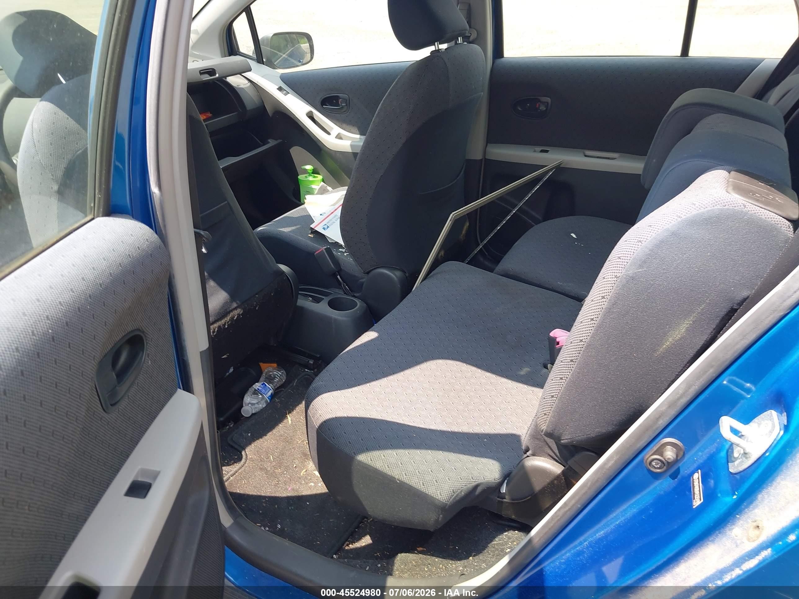 2009 Toyota Yaris   Blue vin: JTDKT903595225190