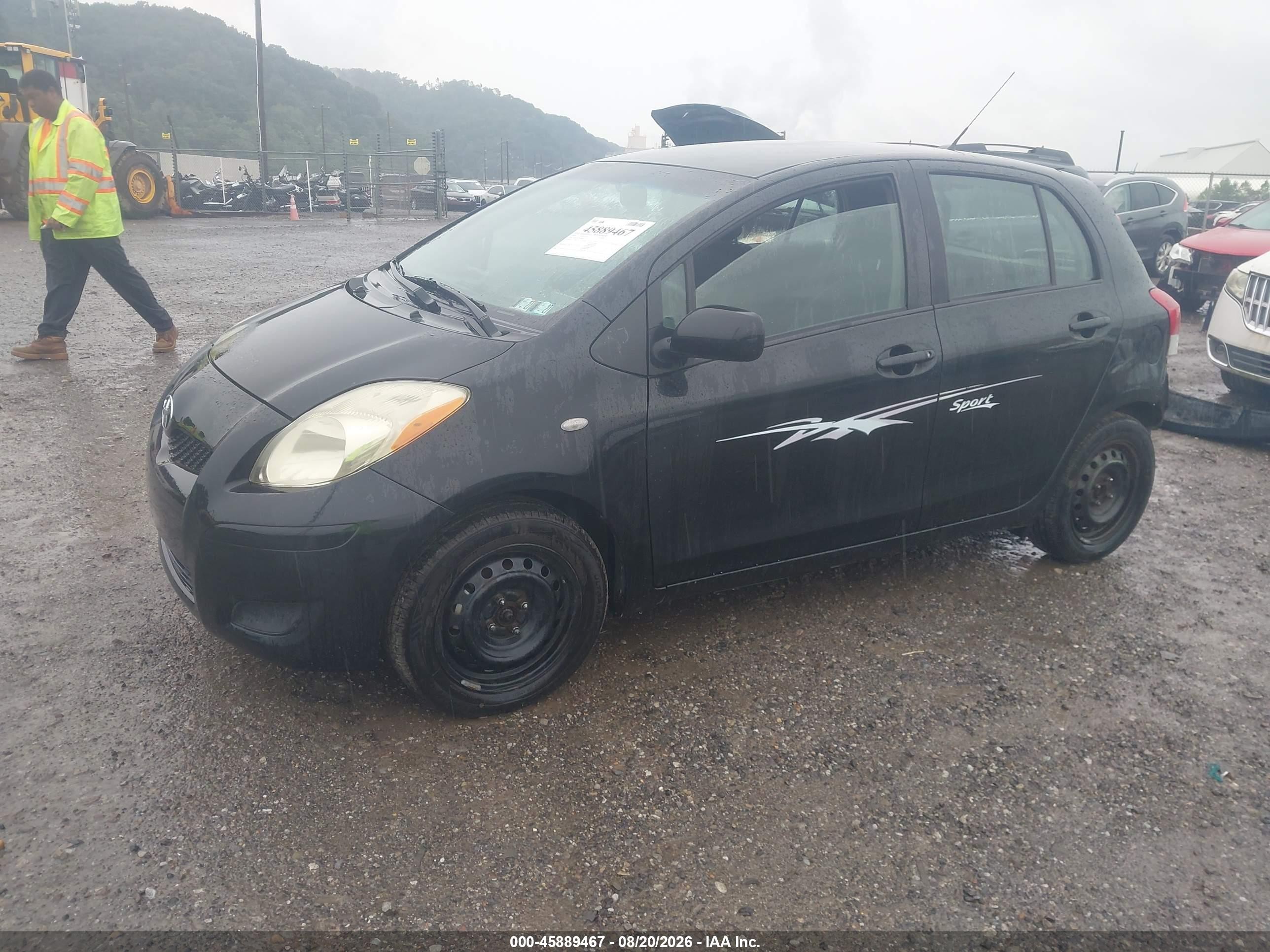 2009 Toyota Yaris   Black vin: JTDKT903795228852