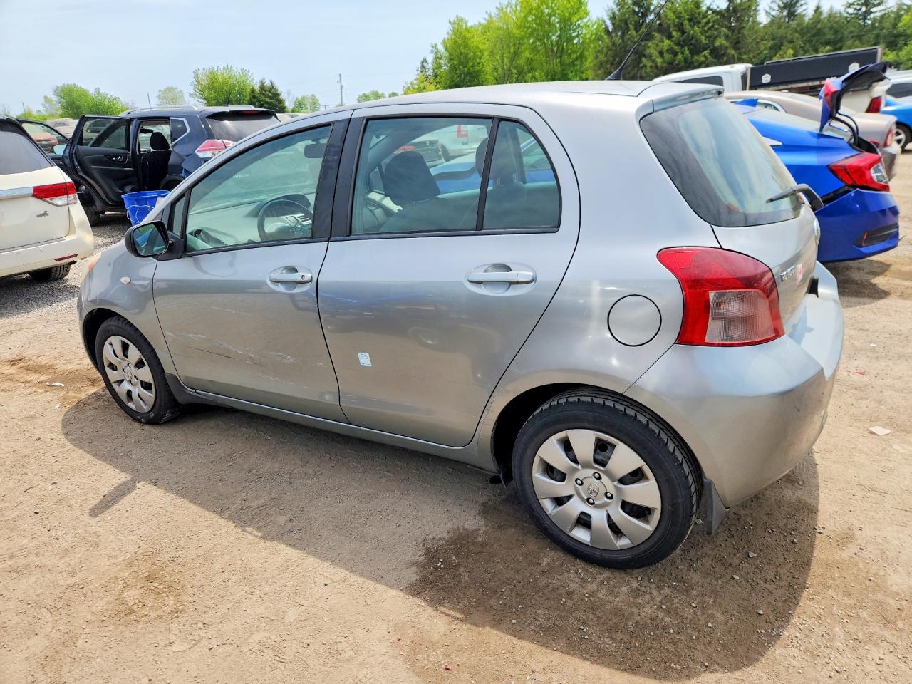 2008 Toyota Yaris Серебряный vin: JTDKT923085160096
