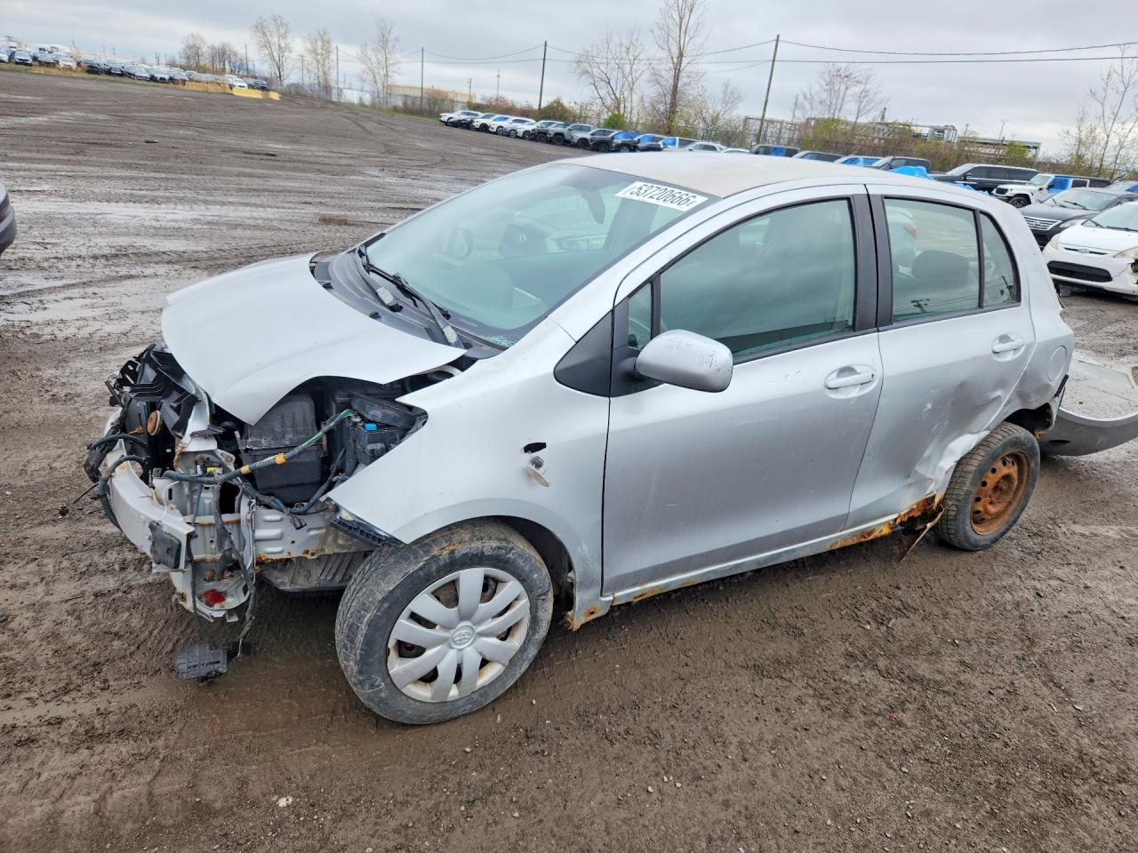 2007 Toyota Yaris Base Silver vin: JTDKT923775059779