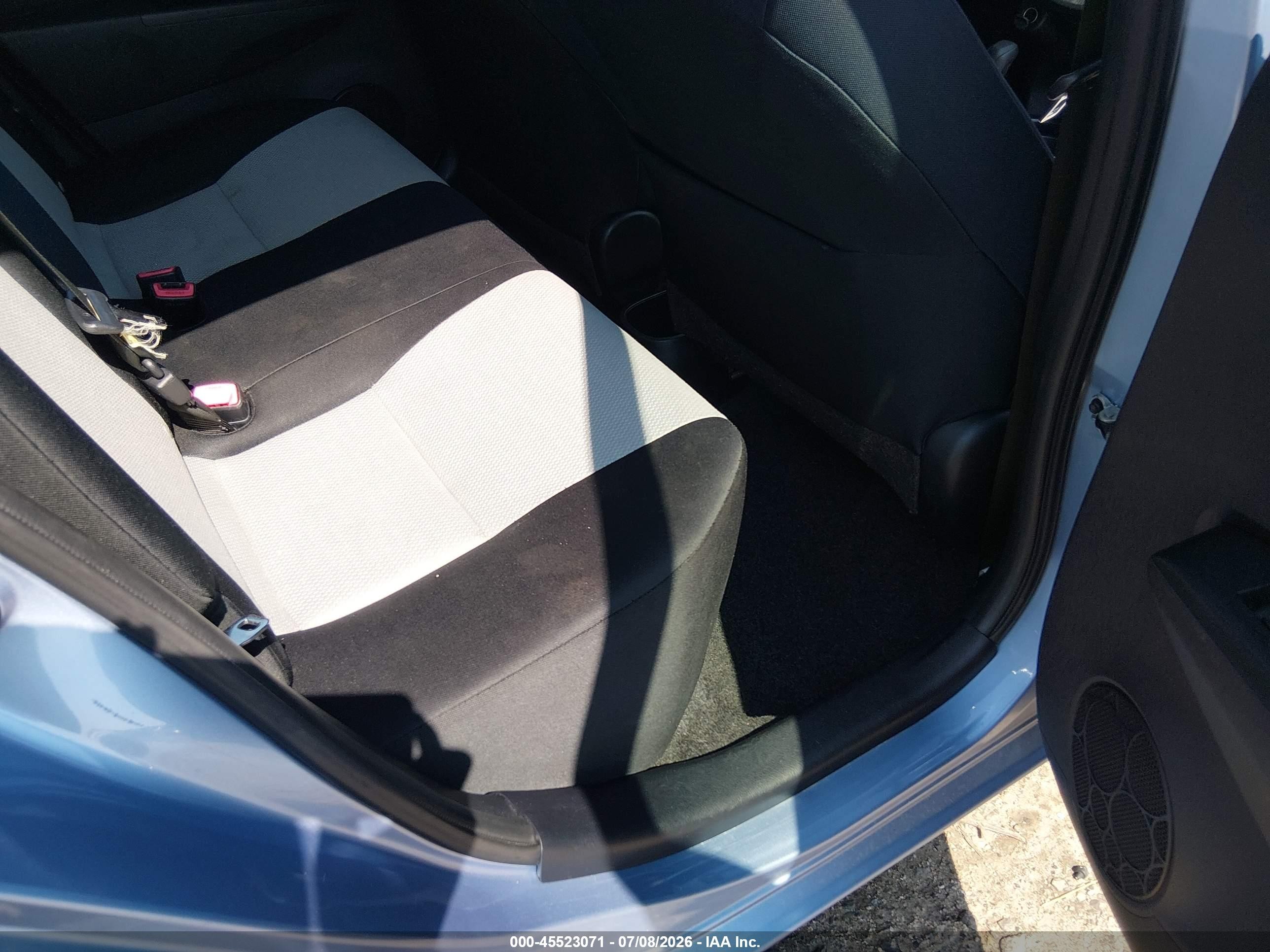 2012 Toyota Yaris Le Light Blue vin: JTDKTUD30CD500846