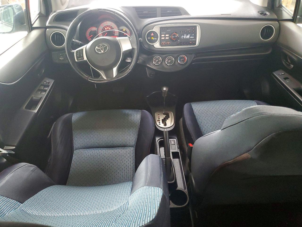 2012 Toyota Yaris 5-door Se Gray vin: JTDKTUD30CD505979