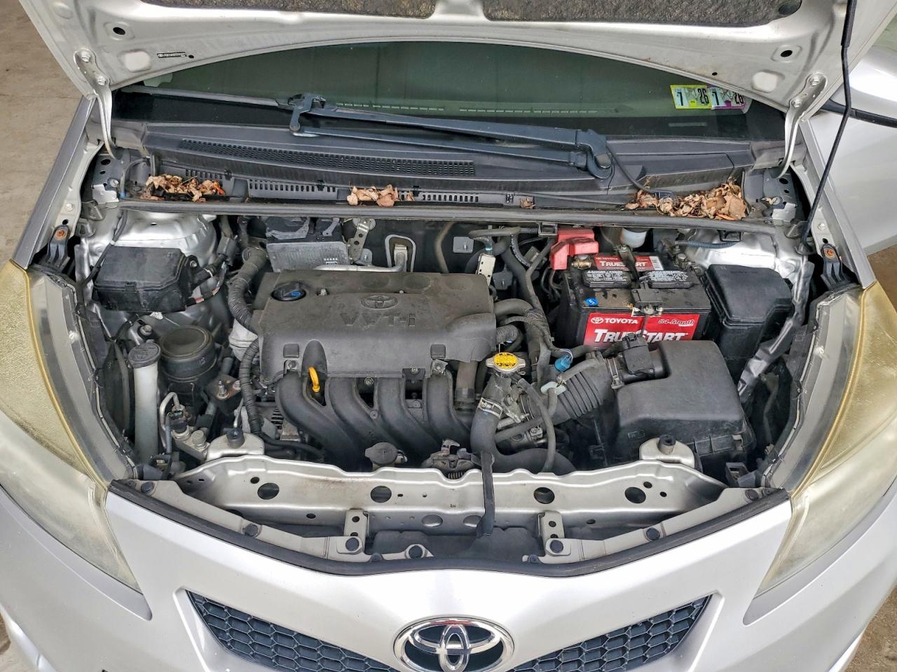 2012 Toyota Yaris 5-door Se Gray vin: JTDKTUD30CD505979