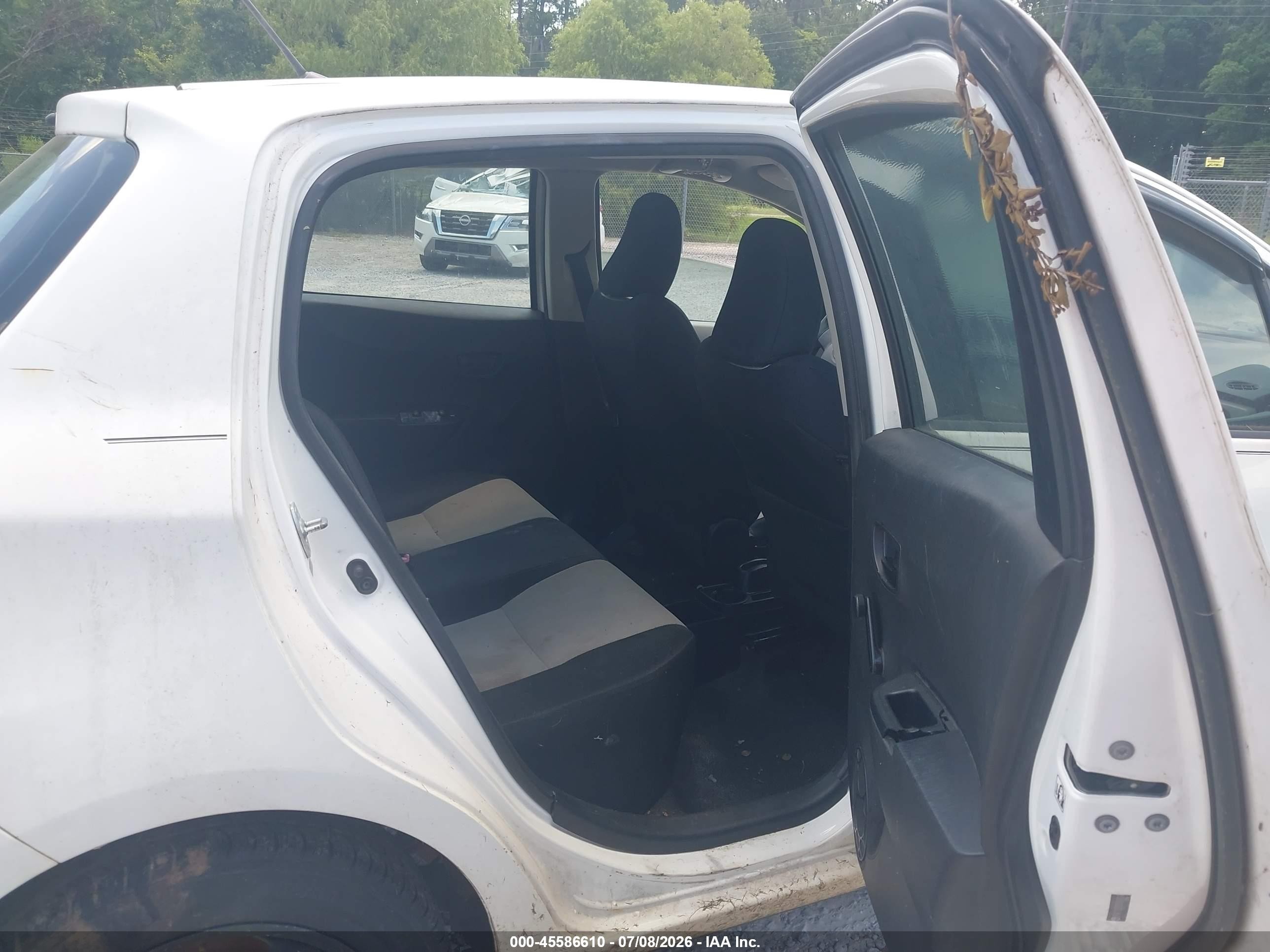 2012 Toyota Yaris L White vin: JTDKTUD30CD509224
