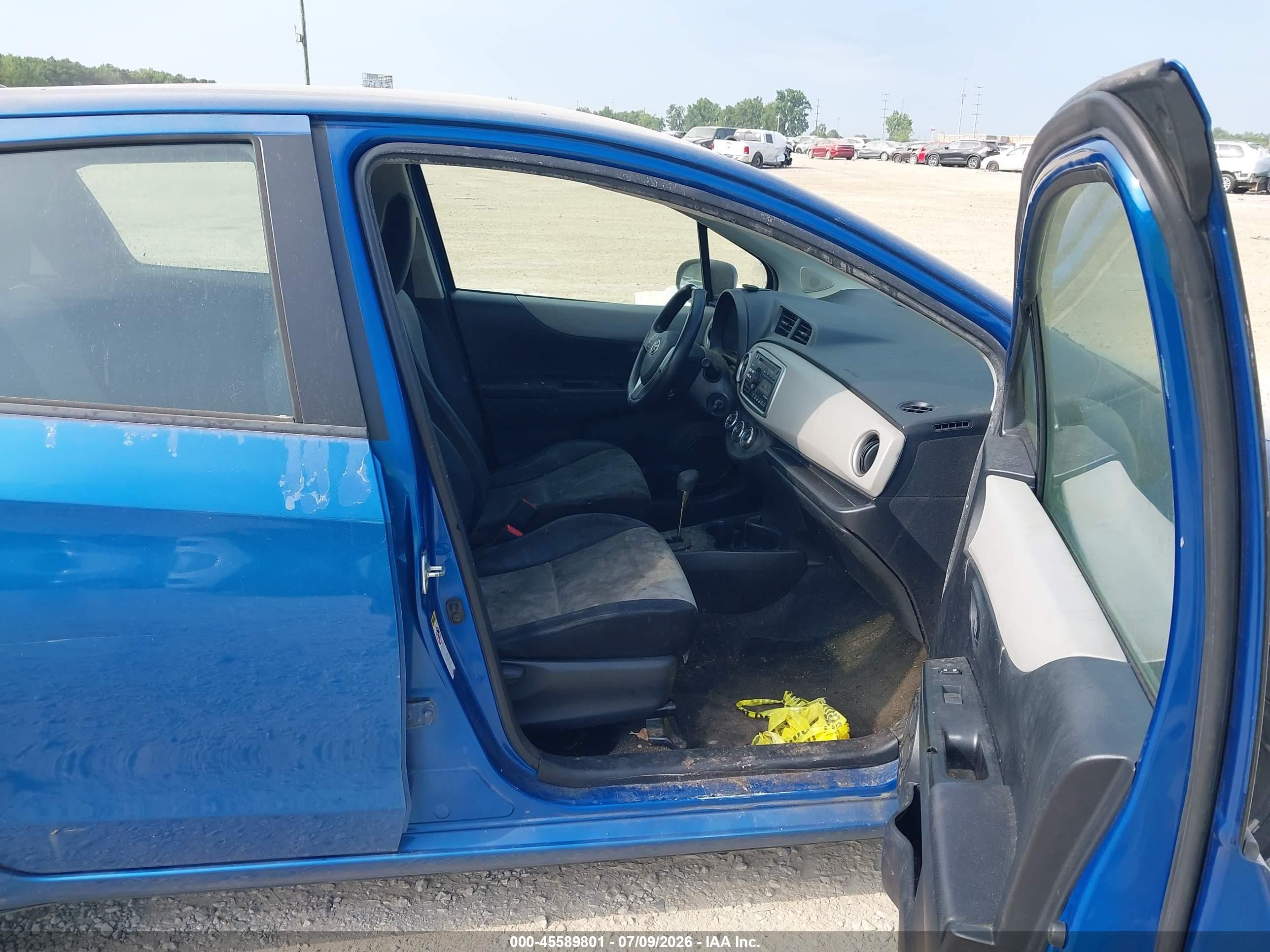 2012 Toyota Yaris Le Blue vin: JTDKTUD30CD509868