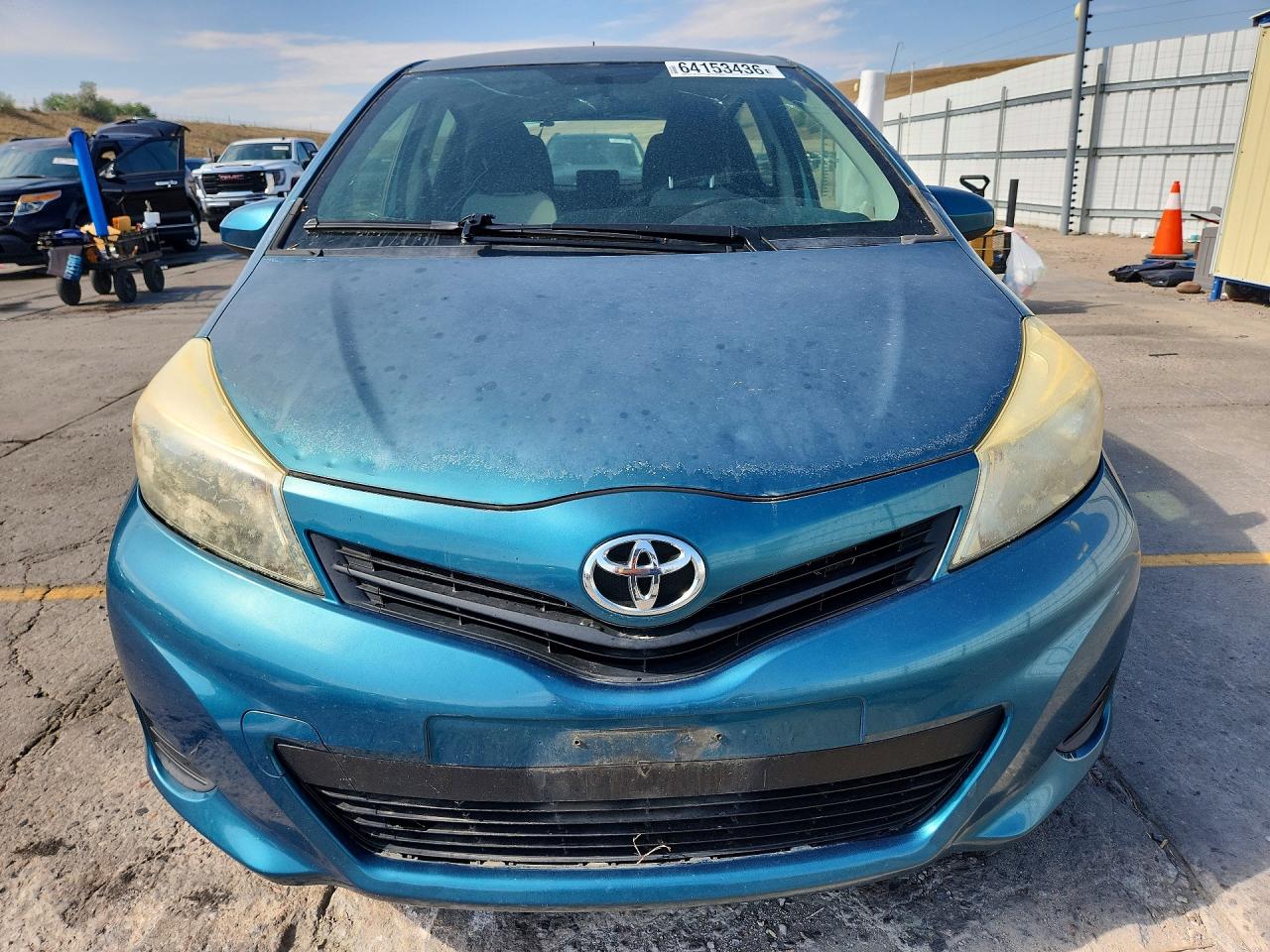 2012 Toyota Yaris 5-door L Green vin: JTDKTUD30CD517873