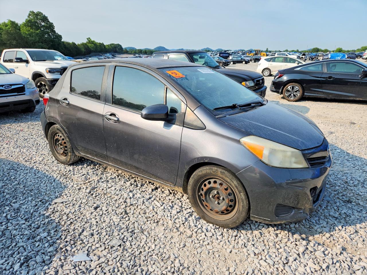 2012 Toyota Yaris 5-door Le Серый vin: JTDKTUD30CD524211