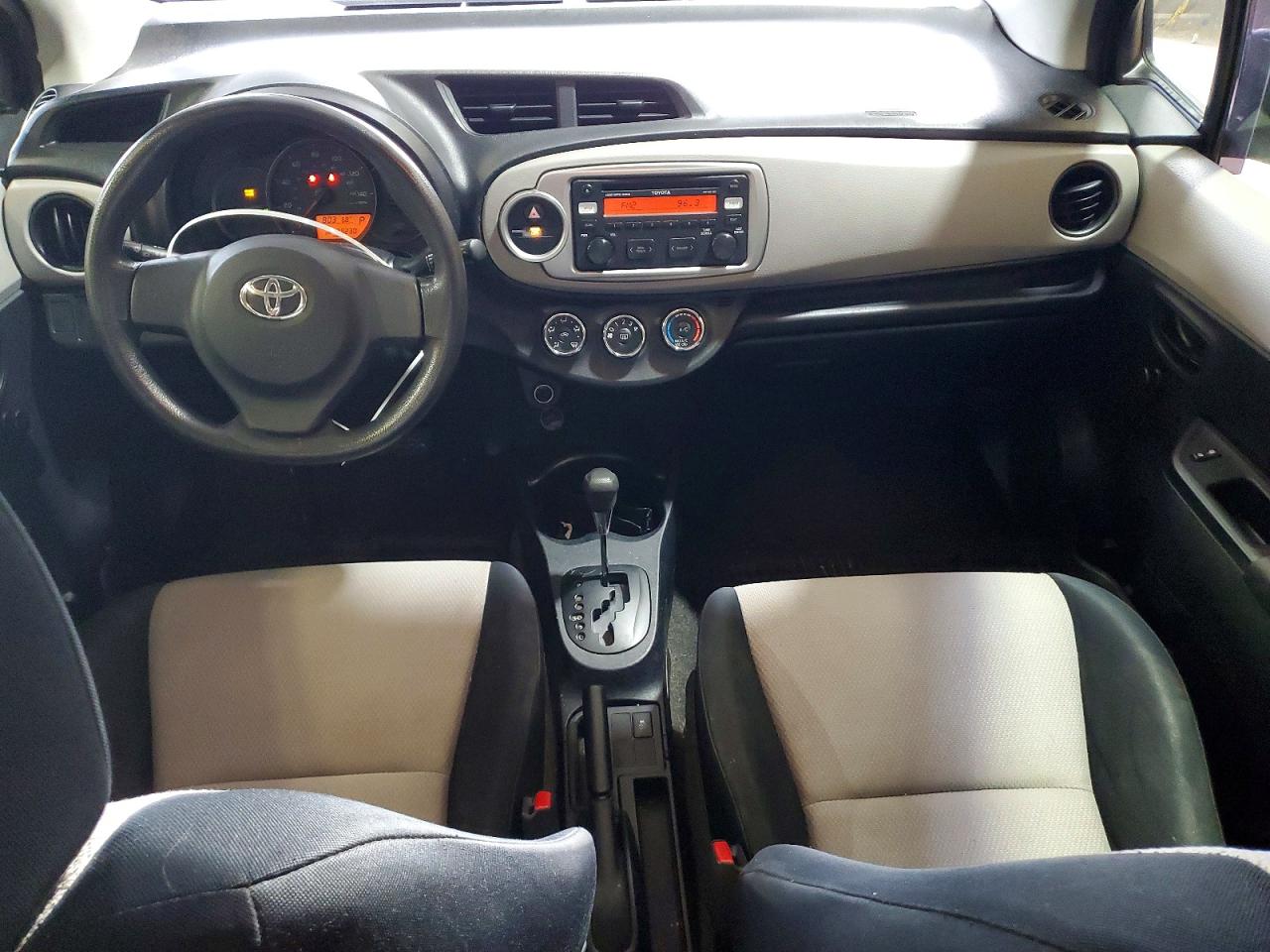 2012 Toyota Yaris 5-door L Gray vin: JTDKTUD30CD526119