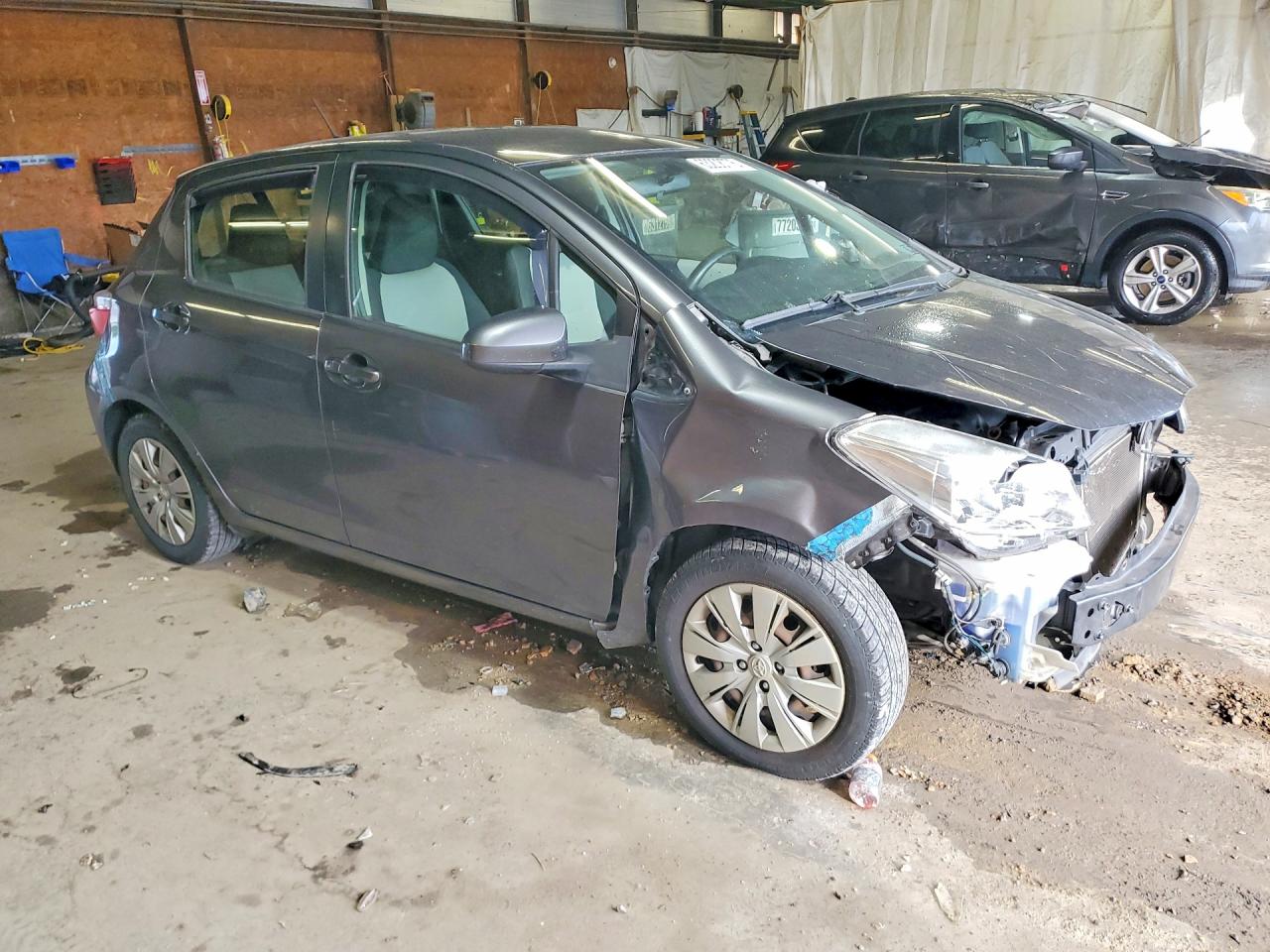 2012 Toyota Yaris 5-door L Gray vin: JTDKTUD30CD526119