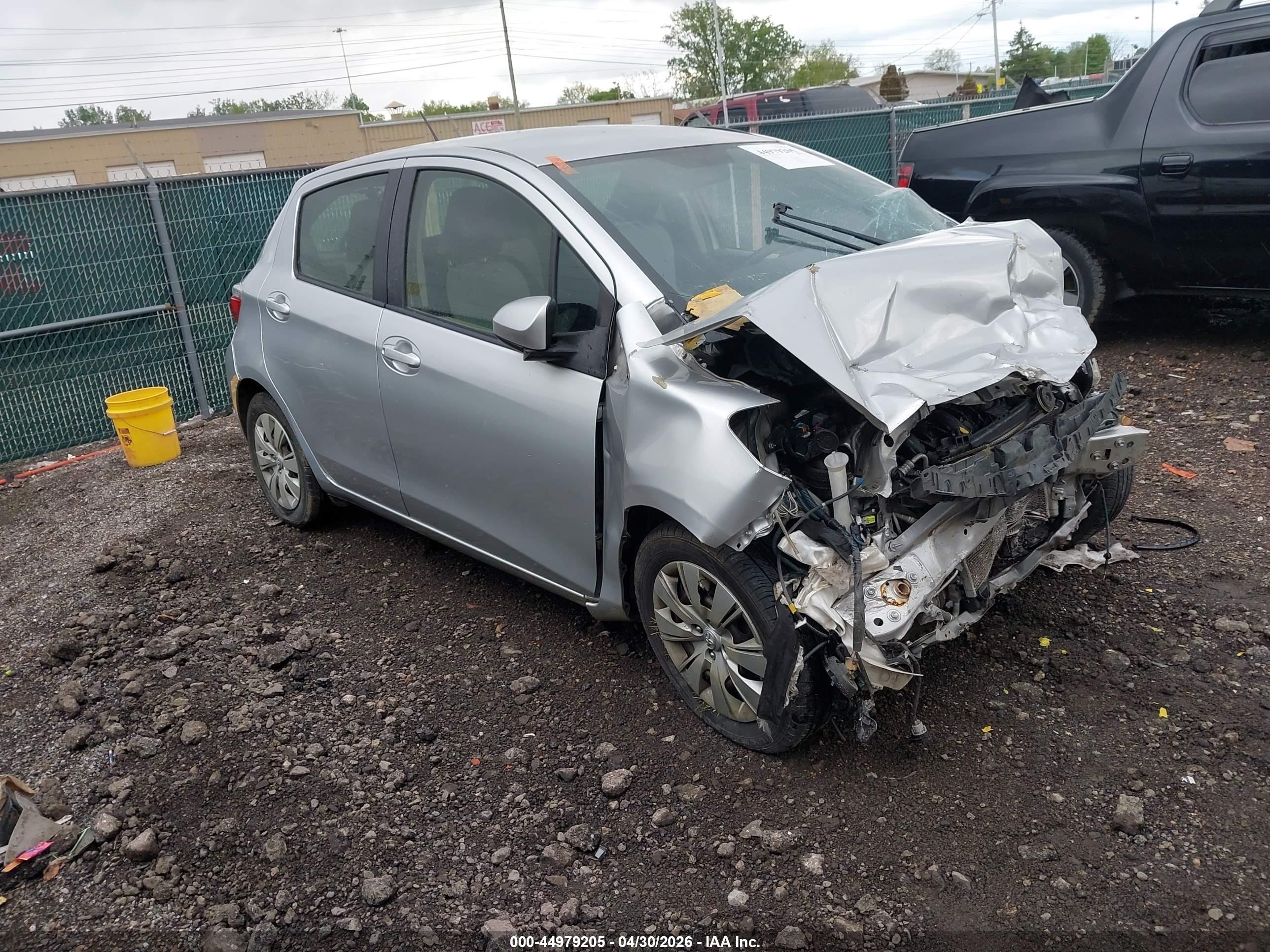 2012 Toyota Yaris Le Серебряный vin: JTDKTUD30CD527206