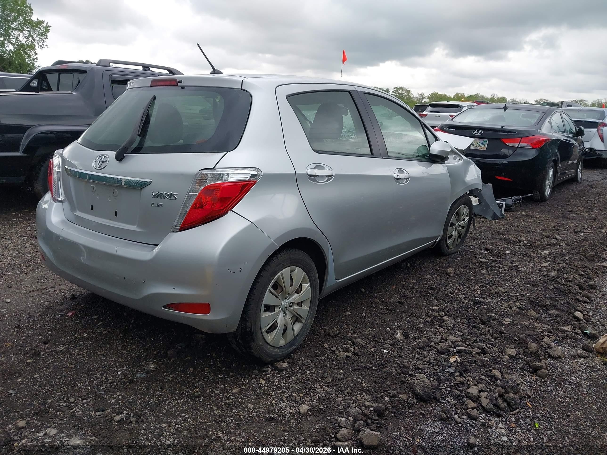 2012 Toyota Yaris Le Серебряный vin: JTDKTUD30CD527206
