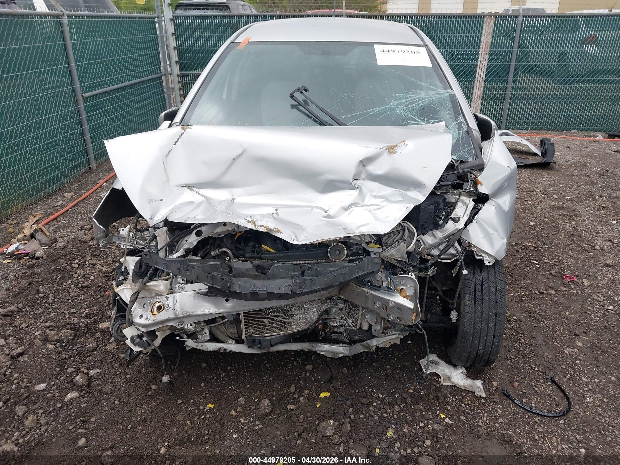 2012 Toyota Yaris Le Серебряный vin: JTDKTUD30CD527206