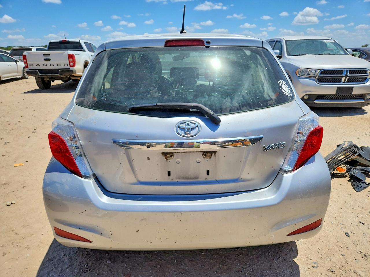 2012 Toyota Yaris 5-door L Silver vin: JTDKTUD30CD528954
