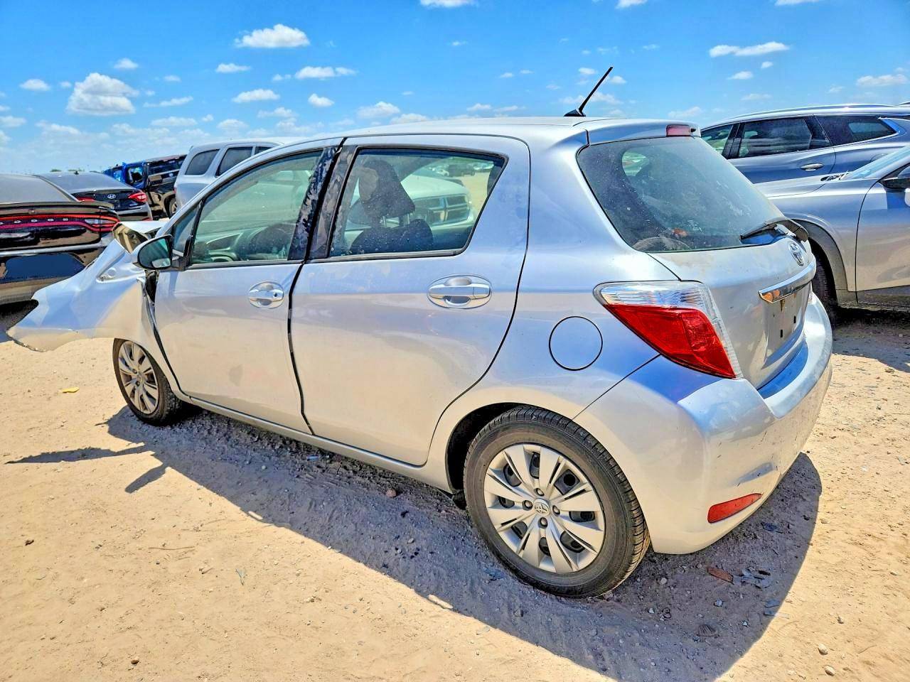2012 Toyota Yaris 5-door L Silver vin: JTDKTUD30CD528954