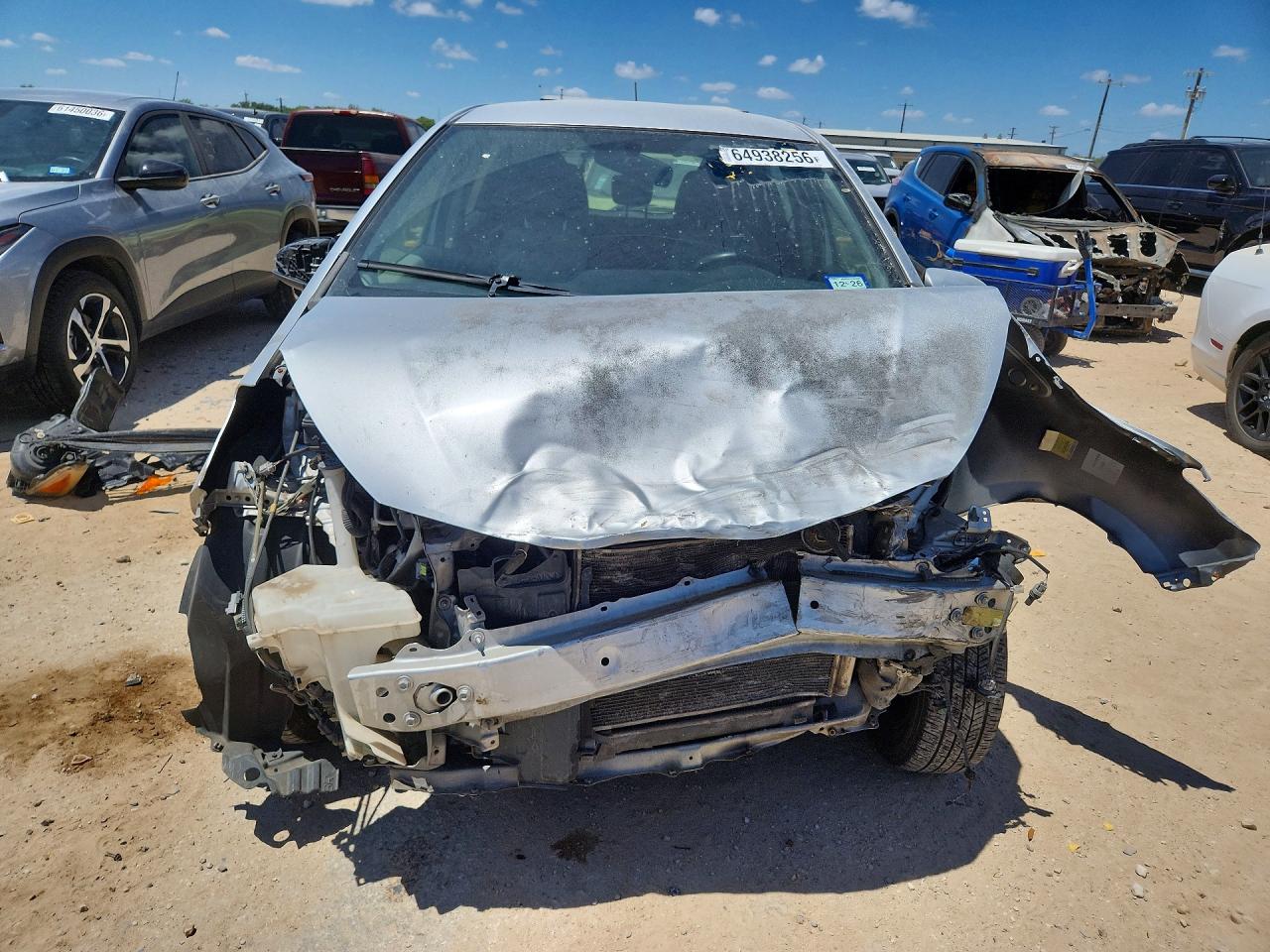 2012 Toyota Yaris 5-door L Silver vin: JTDKTUD30CD528954