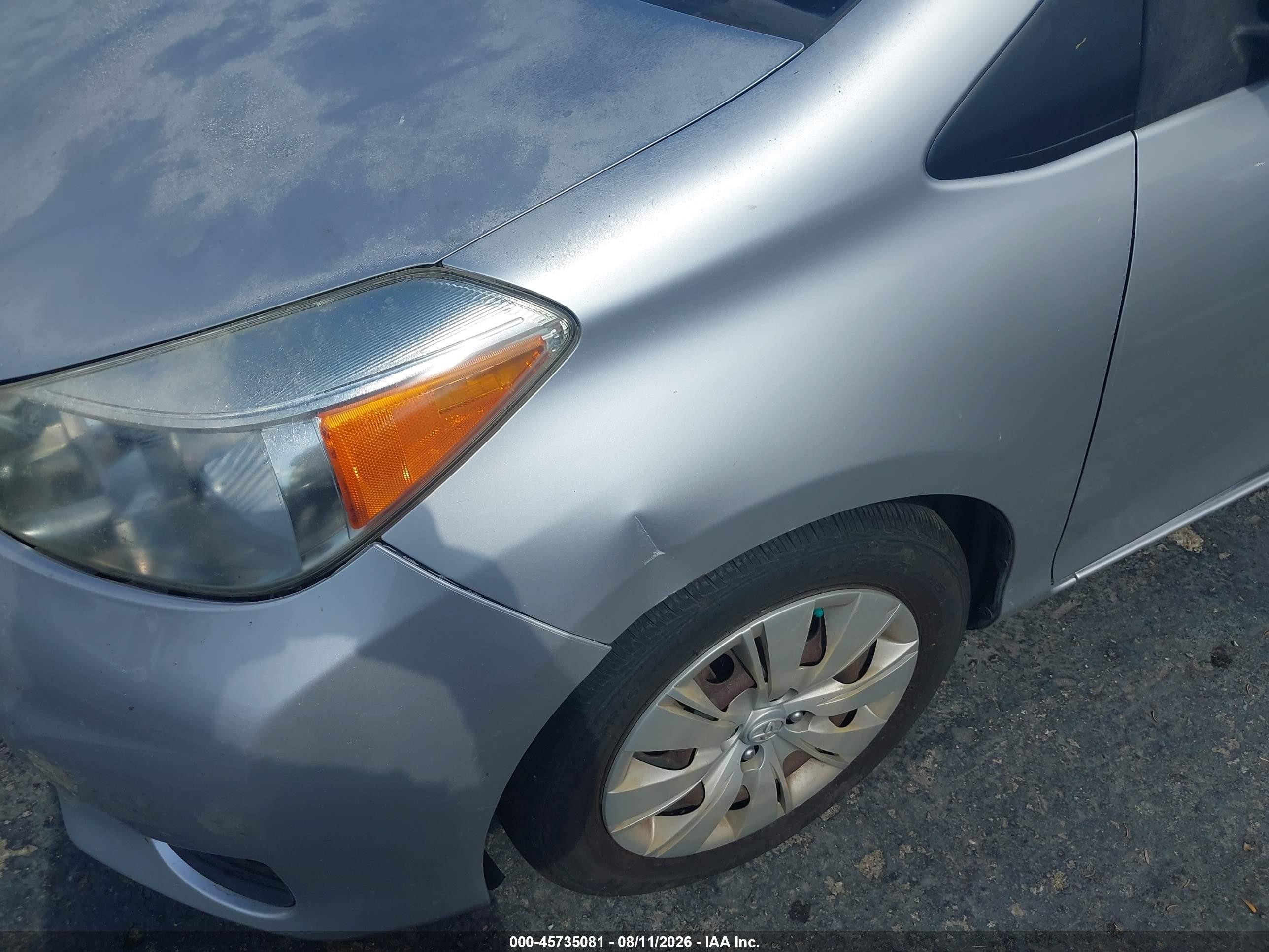 2012 Toyota Yaris Le Silver vin: JTDKTUD30CD531739