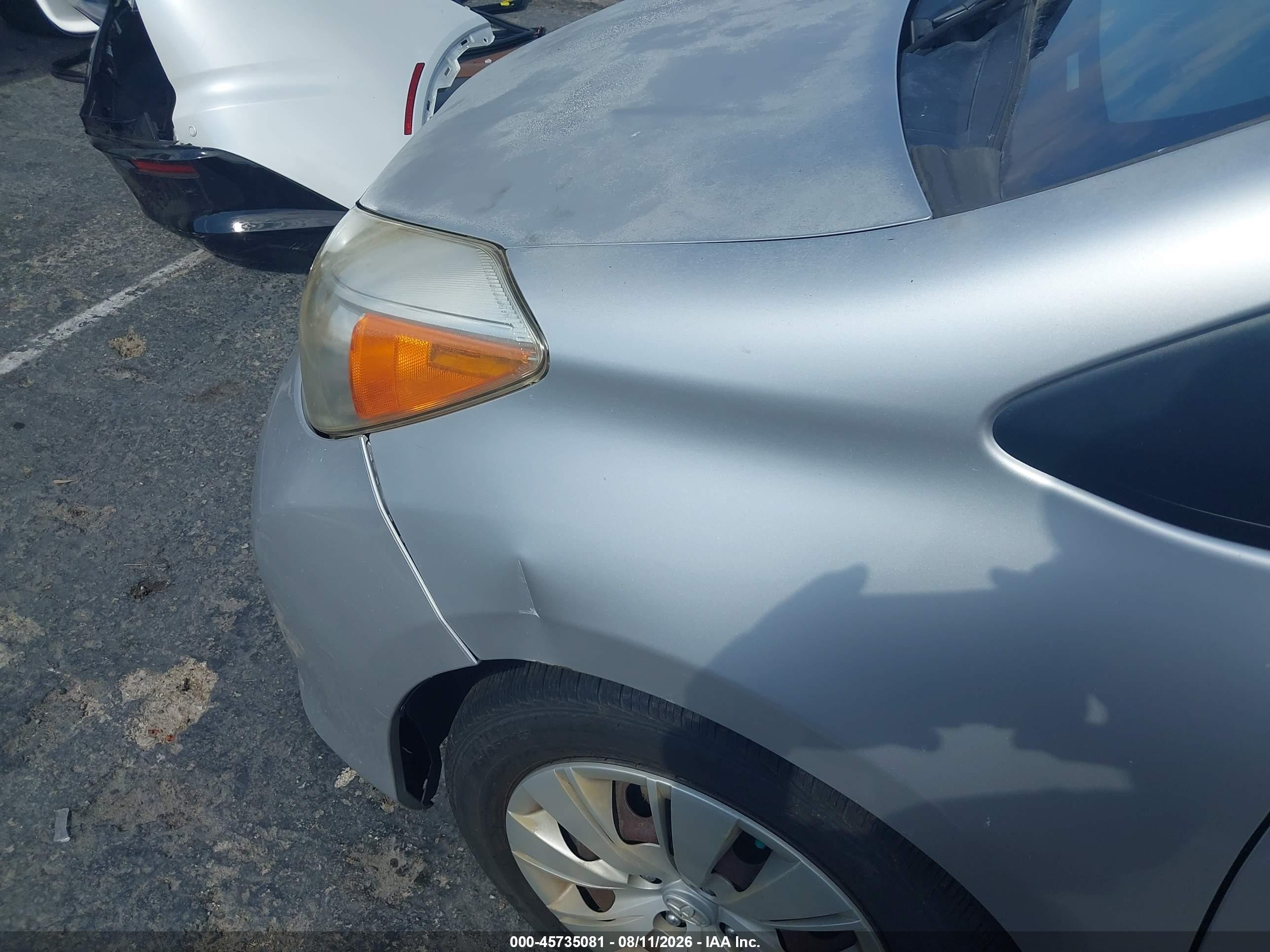 2012 Toyota Yaris Le Silver vin: JTDKTUD30CD531739