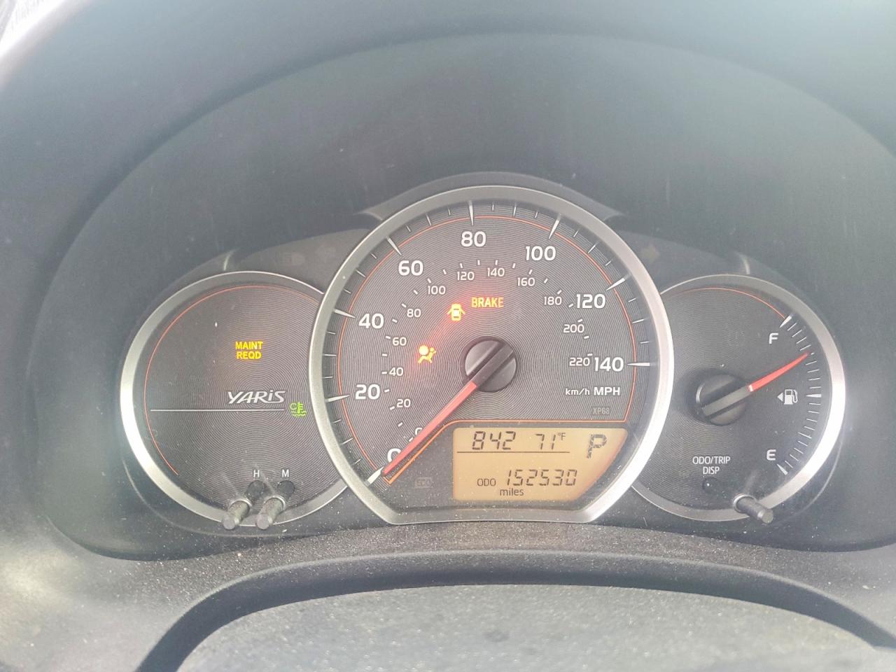 2013 Toyota Yaris 5-door Le Gray vin: JTDKTUD30DD547859