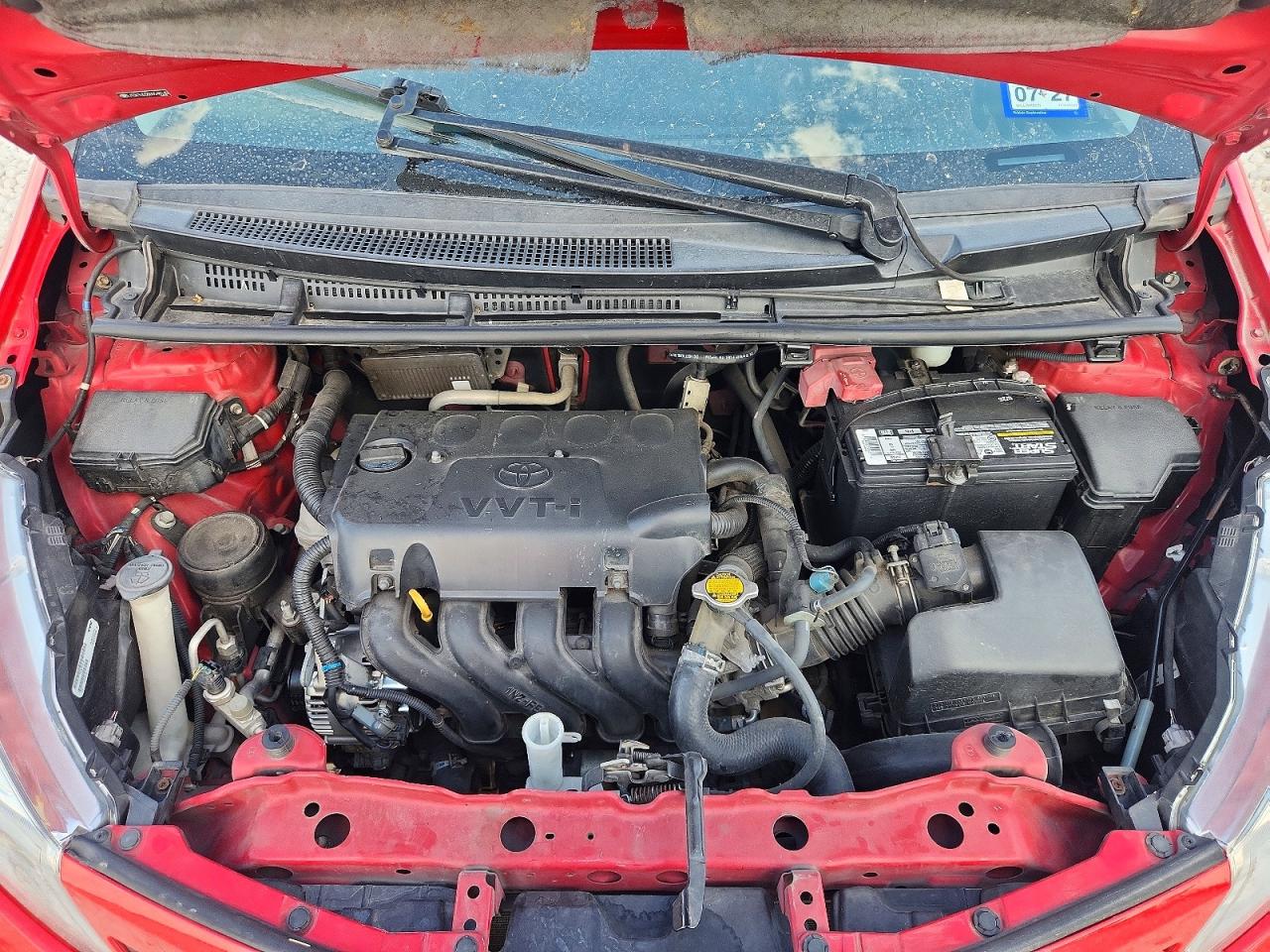 2013 Toyota Yaris 5-door Le Red vin: JTDKTUD30DD548140