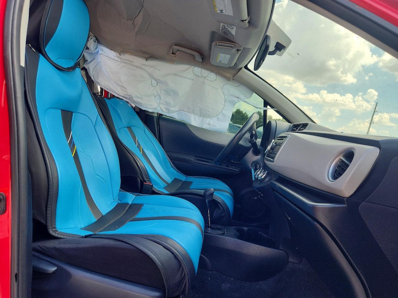 2013 Toyota Yaris 5-door Le Red vin: JTDKTUD30DD548140