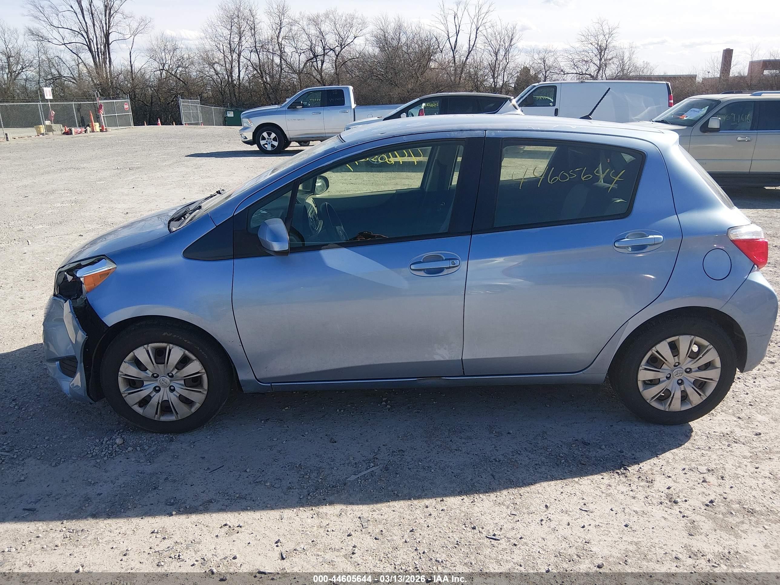 2013 Toyota Yaris L Light Blue vin: JTDKTUD30DD551412
