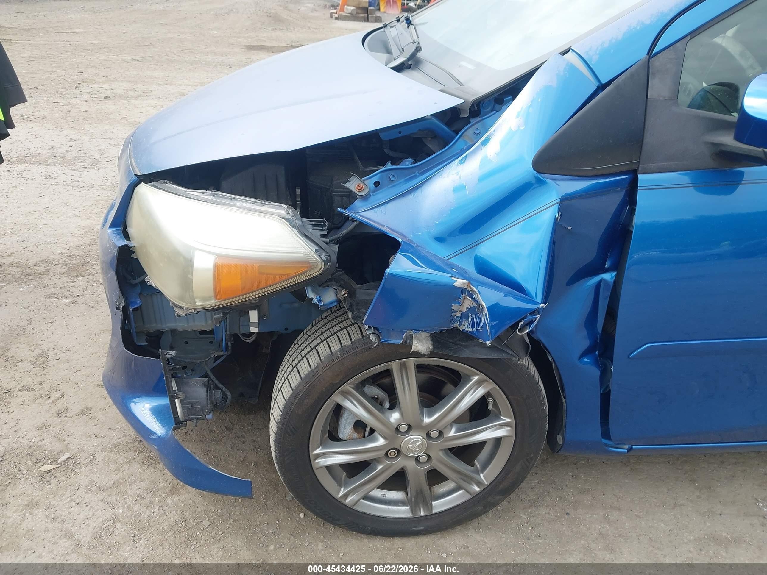 2013 Toyota Yaris   Blue vin: JTDKTUD30DD571479