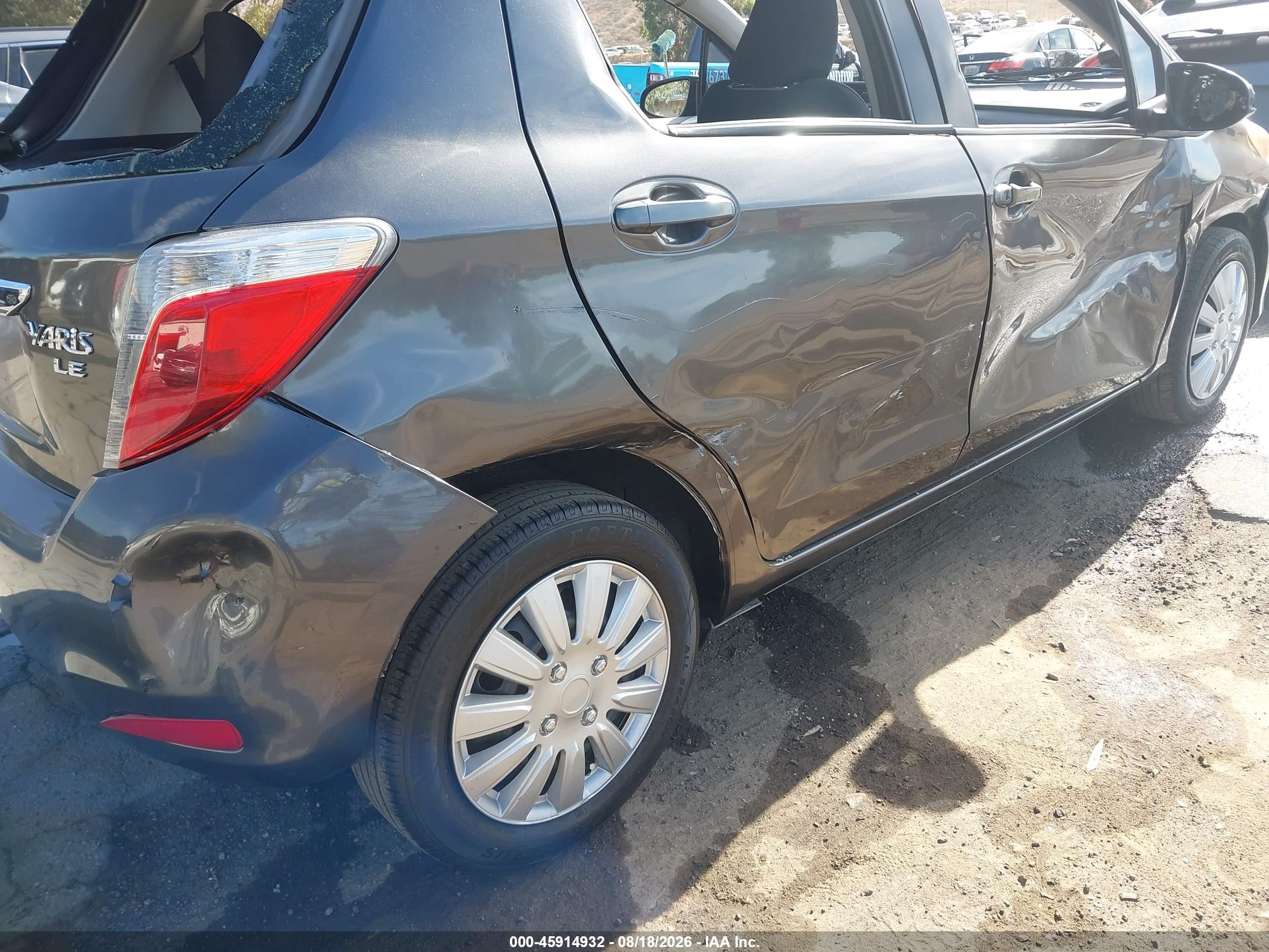 2014 Toyota Yaris Le (tmc/cbu Plant) Серый vin: JTDKTUD30ED574934