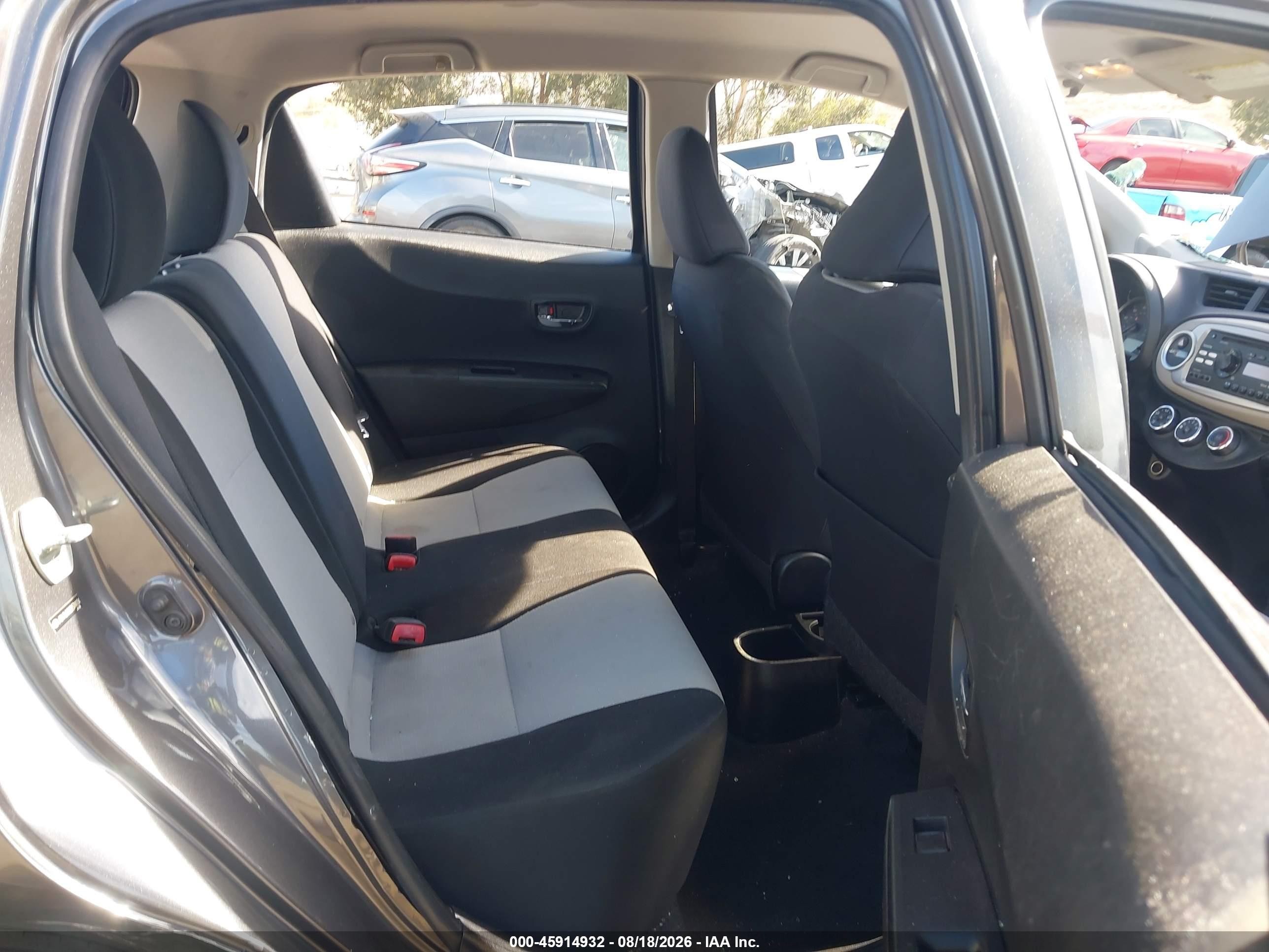 2014 Toyota Yaris Le (tmc/cbu Plant) Серый vin: JTDKTUD30ED574934