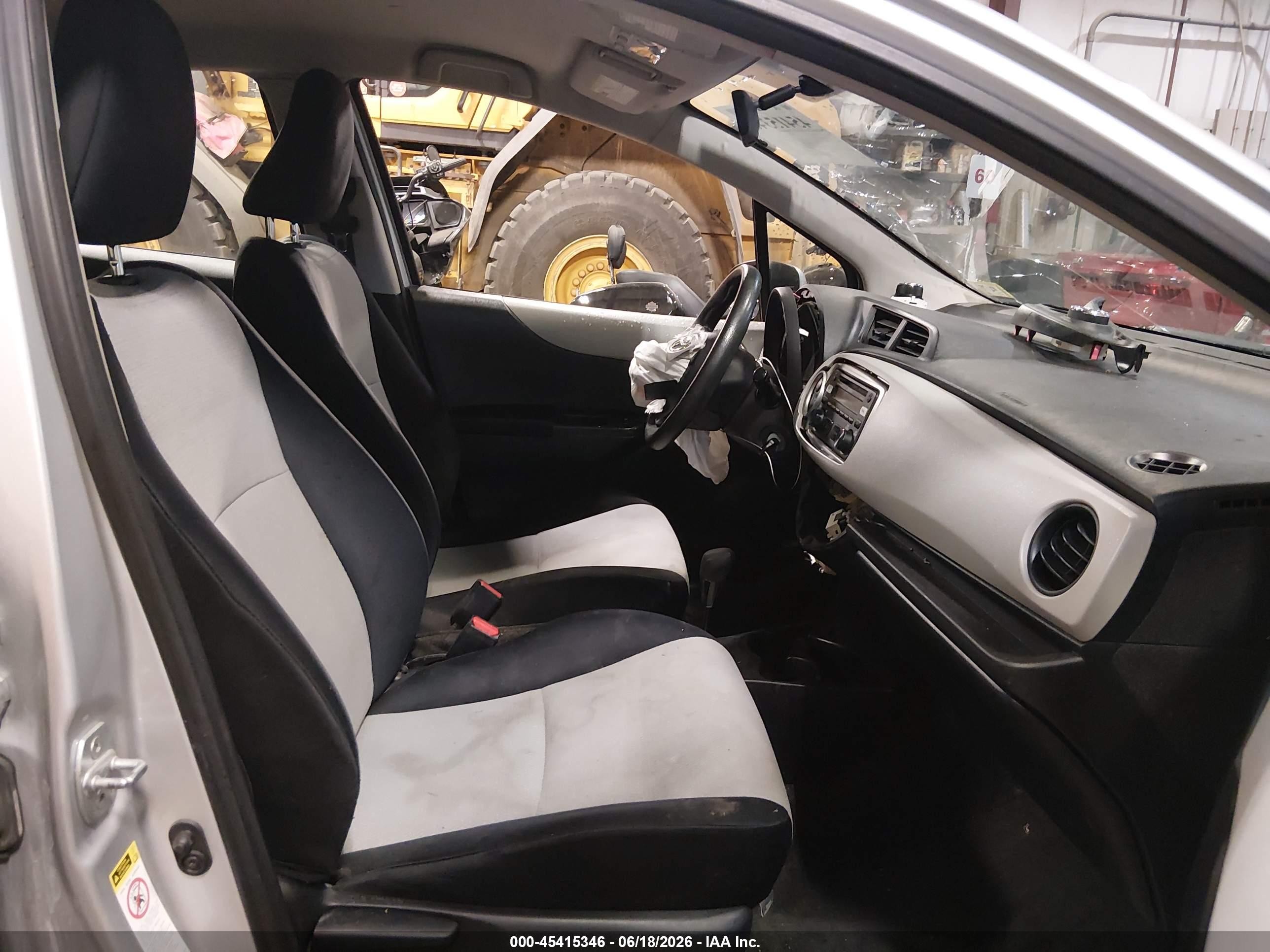2012 Toyota Yaris L Серебряный vin: JTDKTUD31CD514187