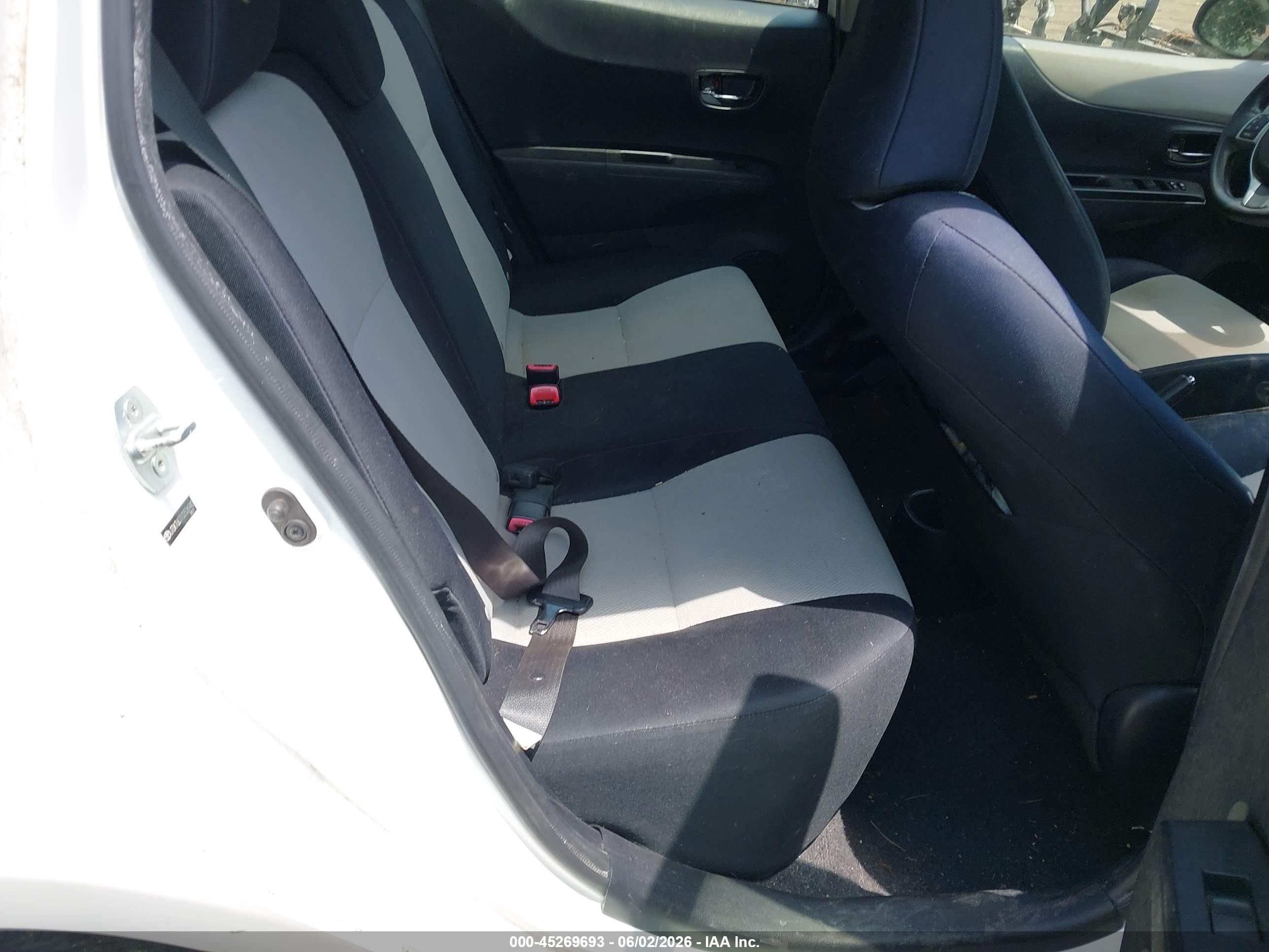 2012 Toyota Yaris Le Белый vin: JTDKTUD31CD526940