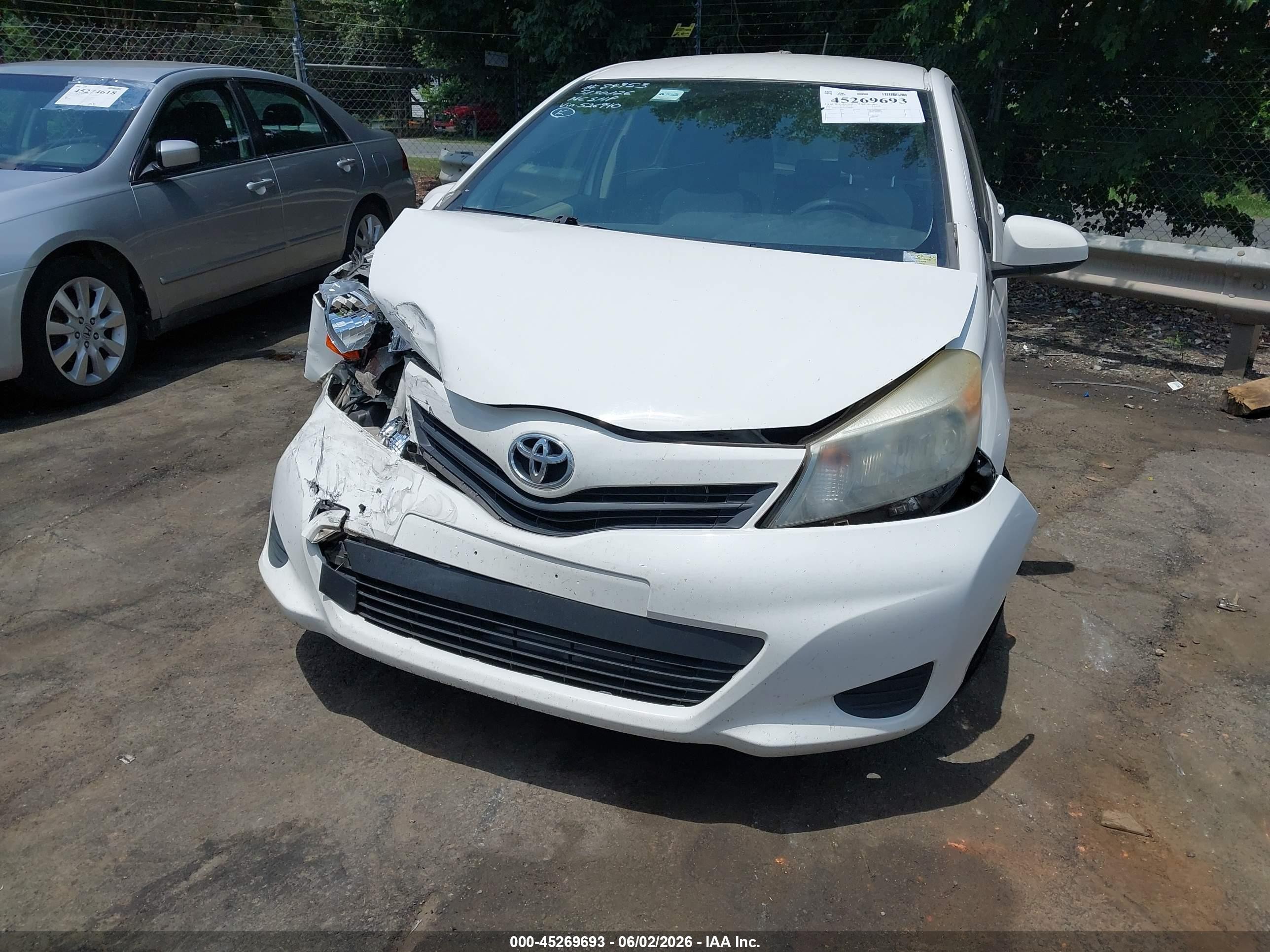 2012 Toyota Yaris Le Белый vin: JTDKTUD31CD526940
