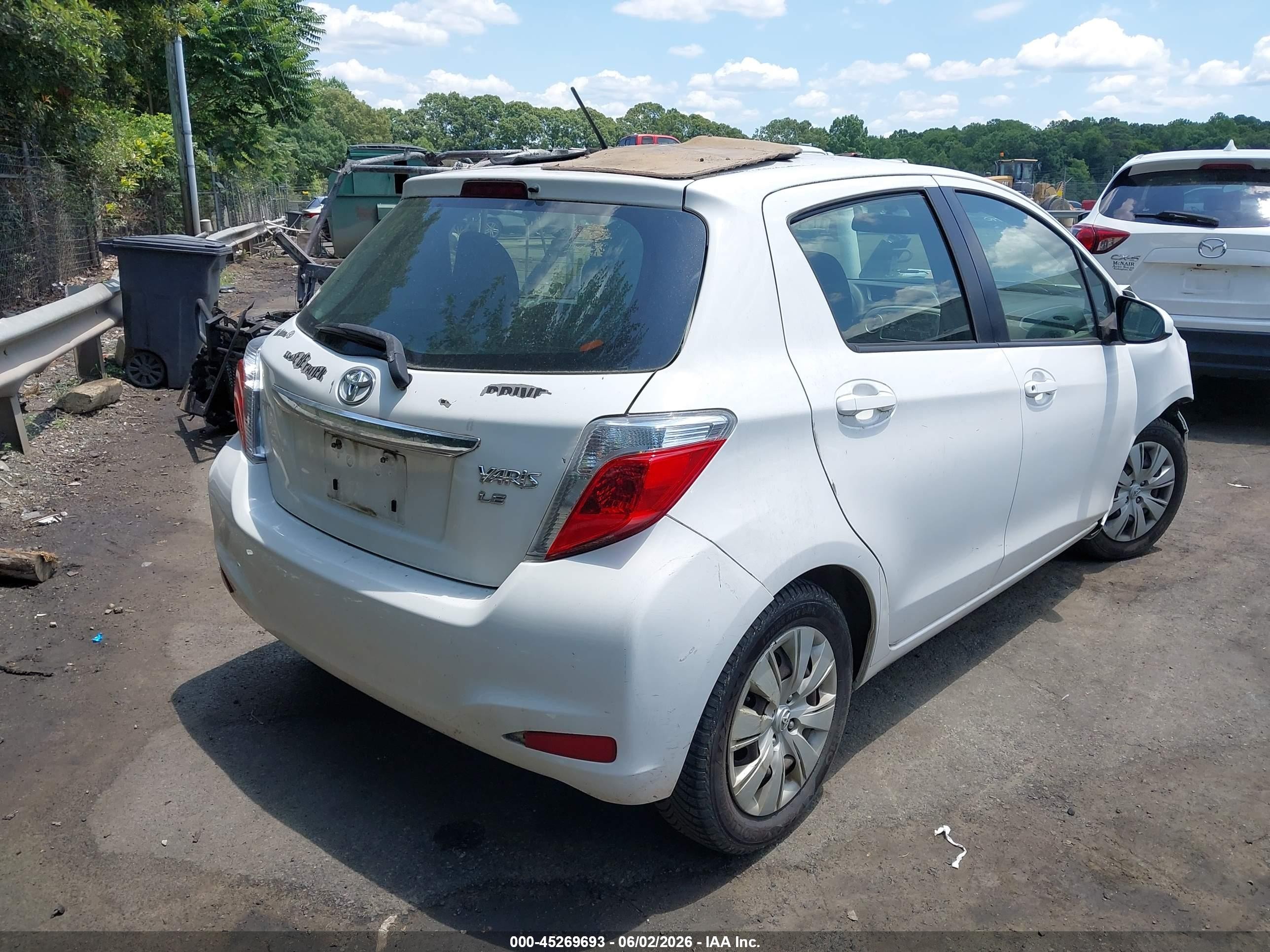 2012 Toyota Yaris Le Белый vin: JTDKTUD31CD526940