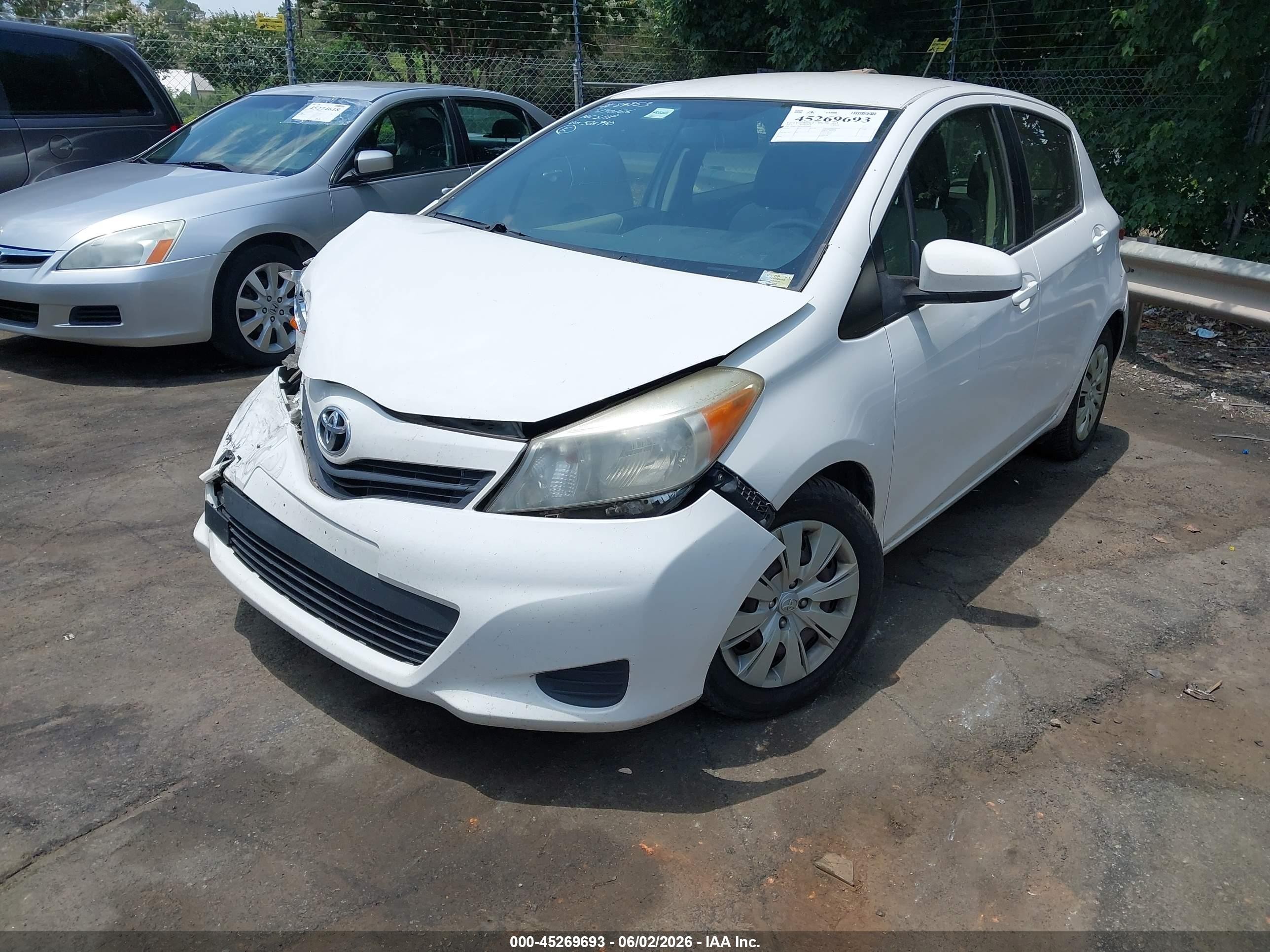 2012 Toyota Yaris Le Белый vin: JTDKTUD31CD526940