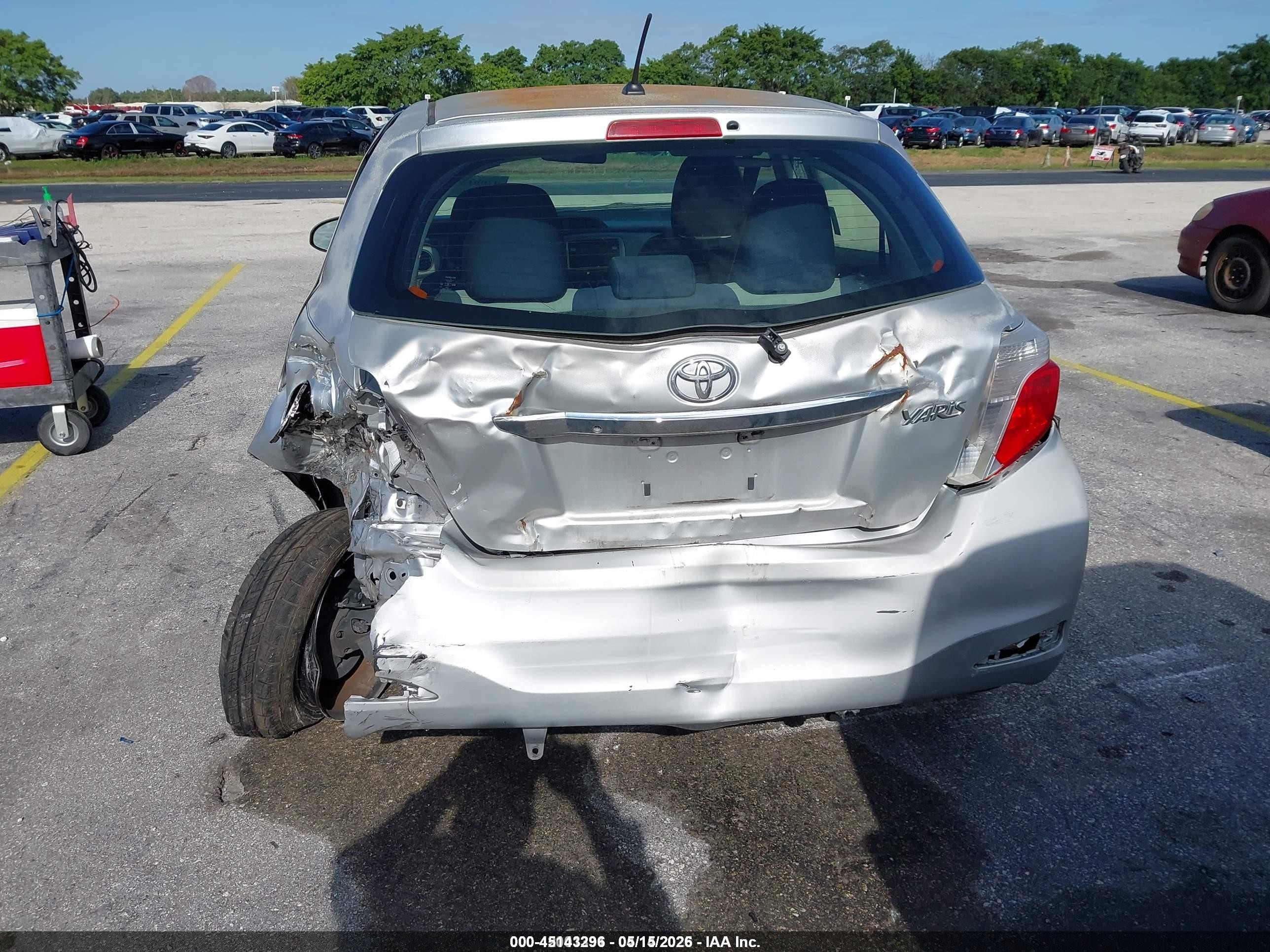 2012 Toyota Yaris L Silver vin: JTDKTUD31CD528249