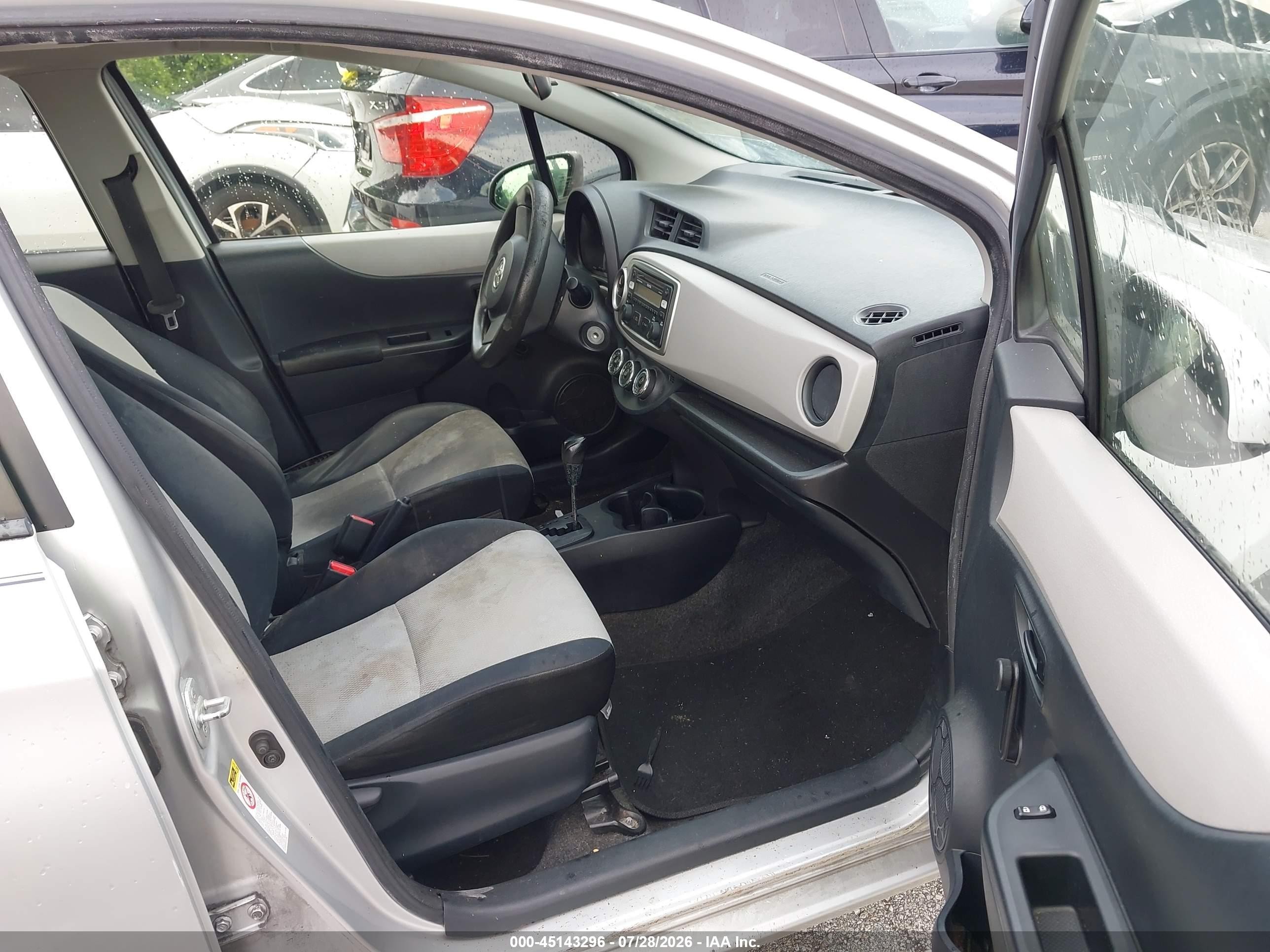 2012 Toyota Yaris L Silver vin: JTDKTUD31CD528249