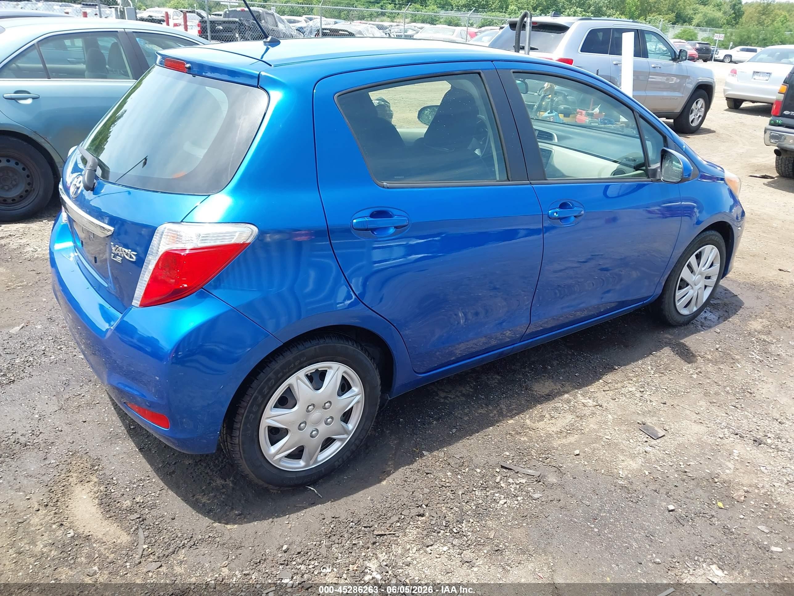 2012 Toyota Yaris Le Blue vin: JTDKTUD31CD533354