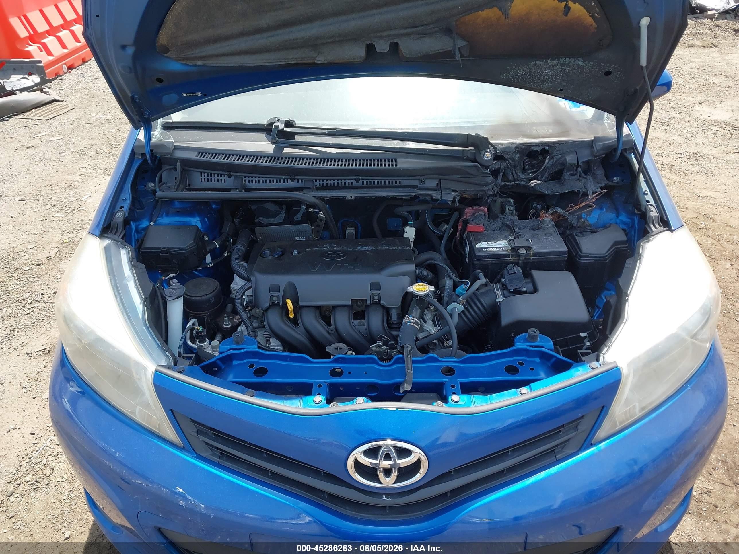 2012 Toyota Yaris Le Blue vin: JTDKTUD31CD533354